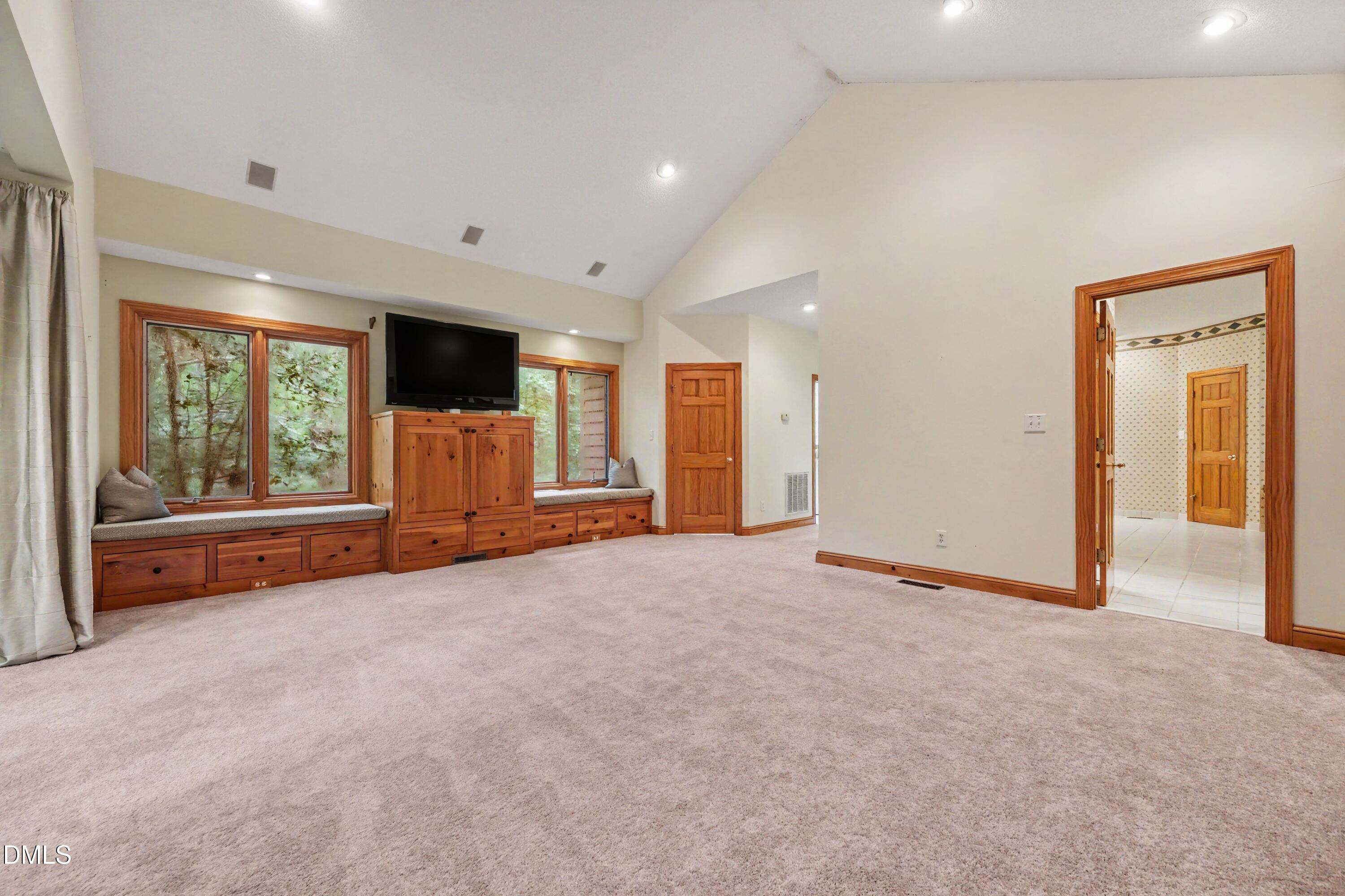 9921 Waterview Road Property Photo 16