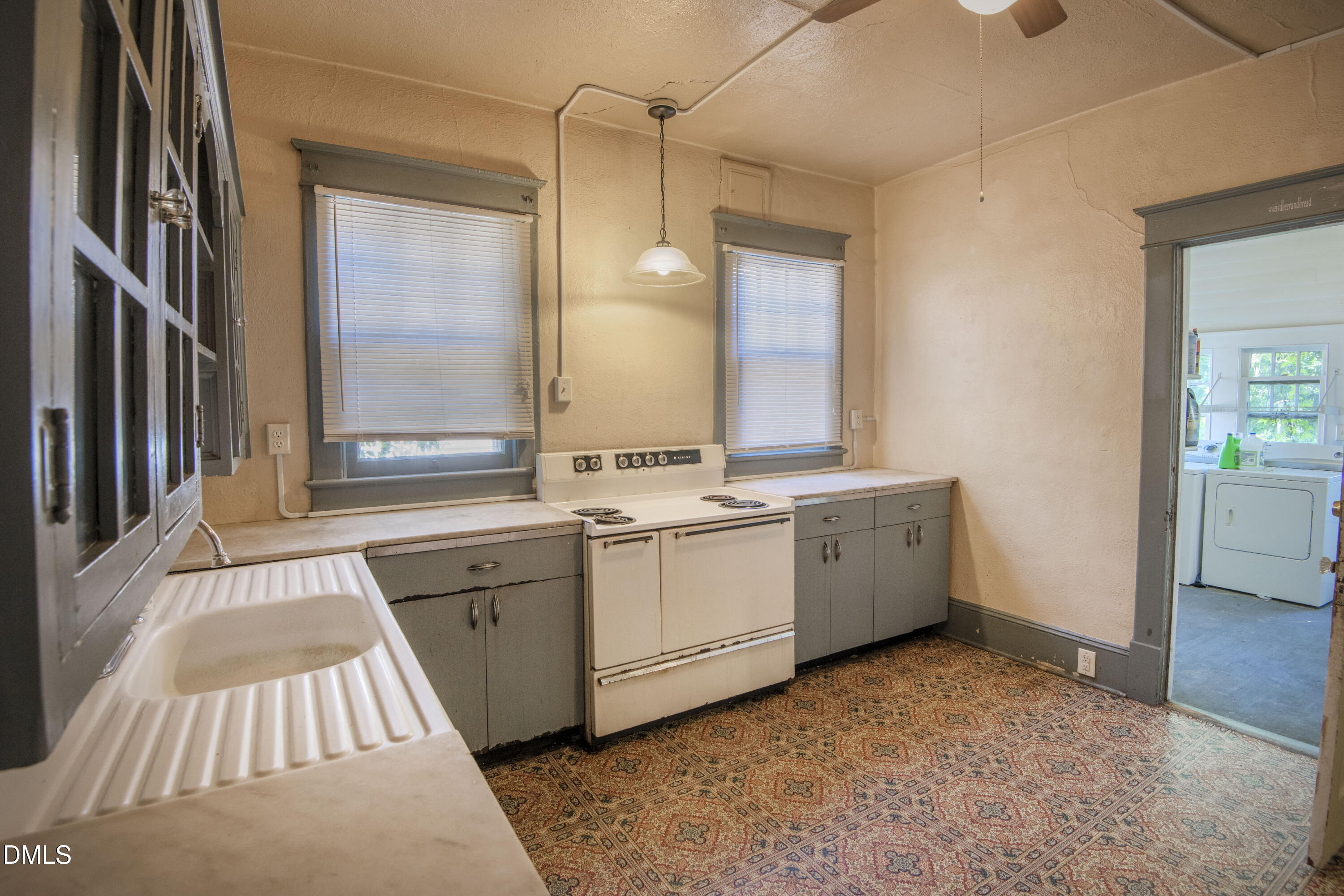 204 E Baker Street Property Photo 17