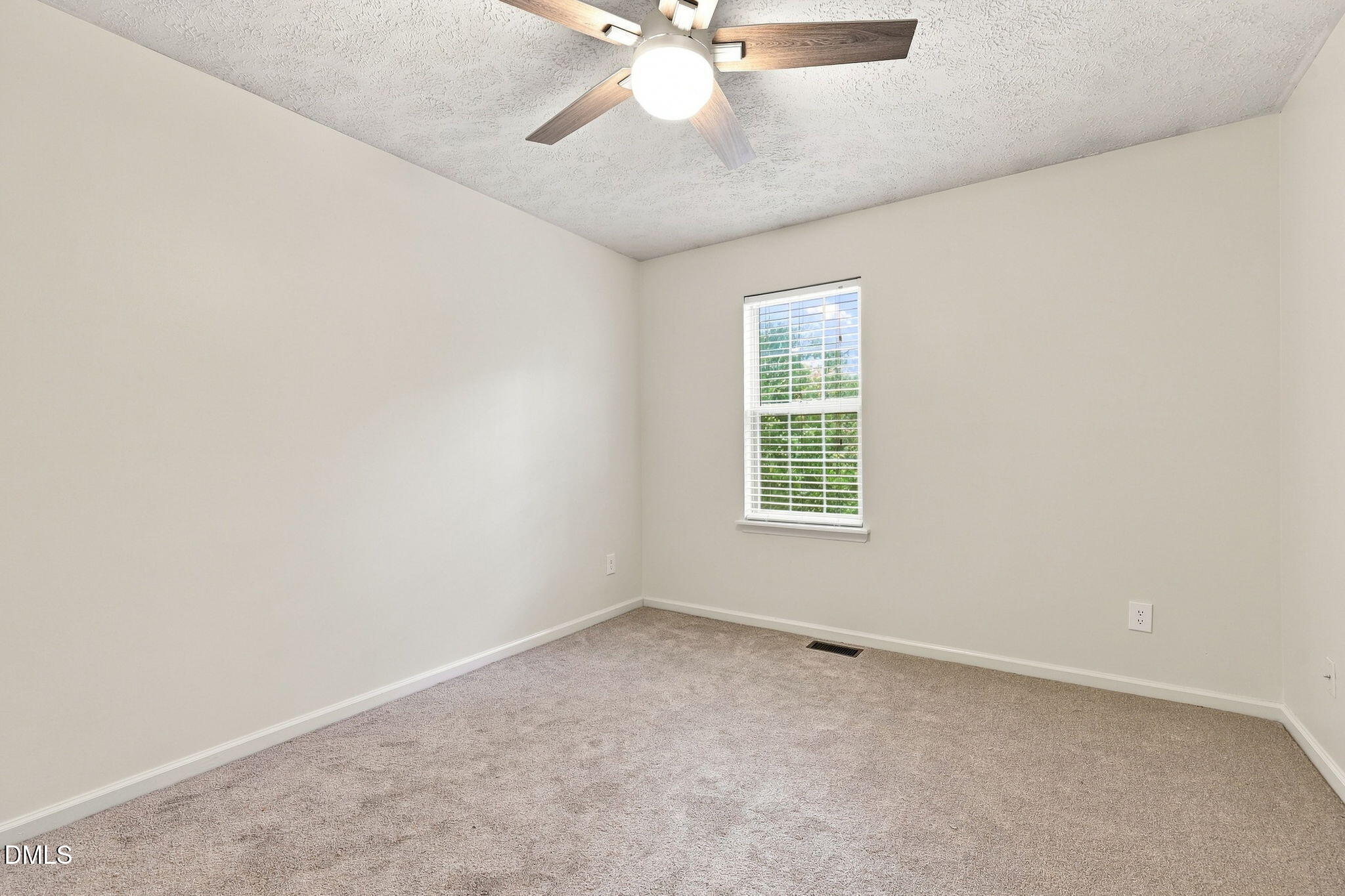1916 Sierra Drive Property Photo 11