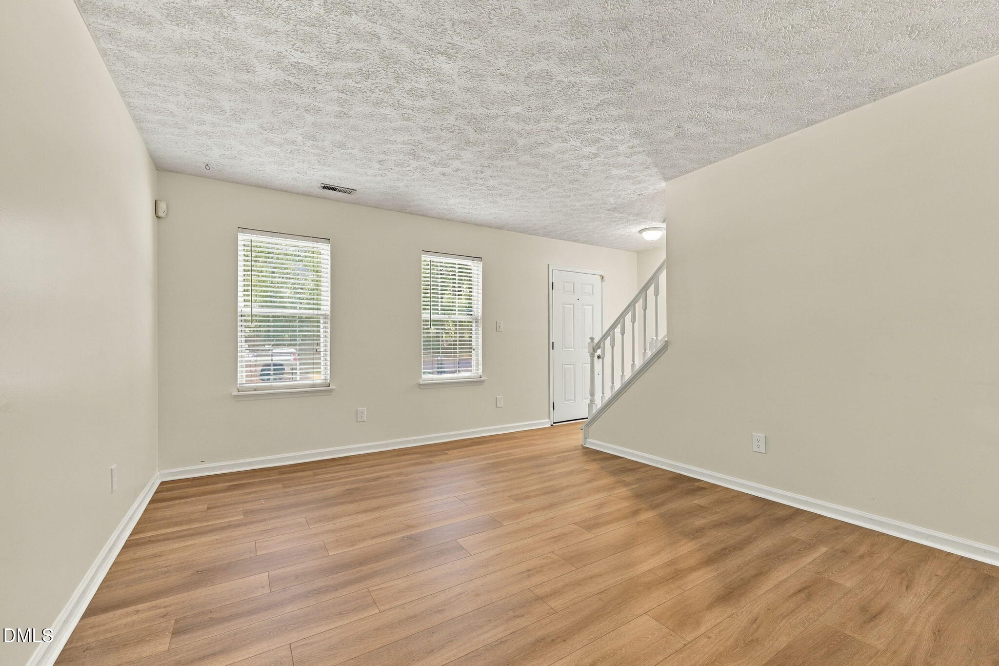 1916 Sierra Drive Property Photo 27
