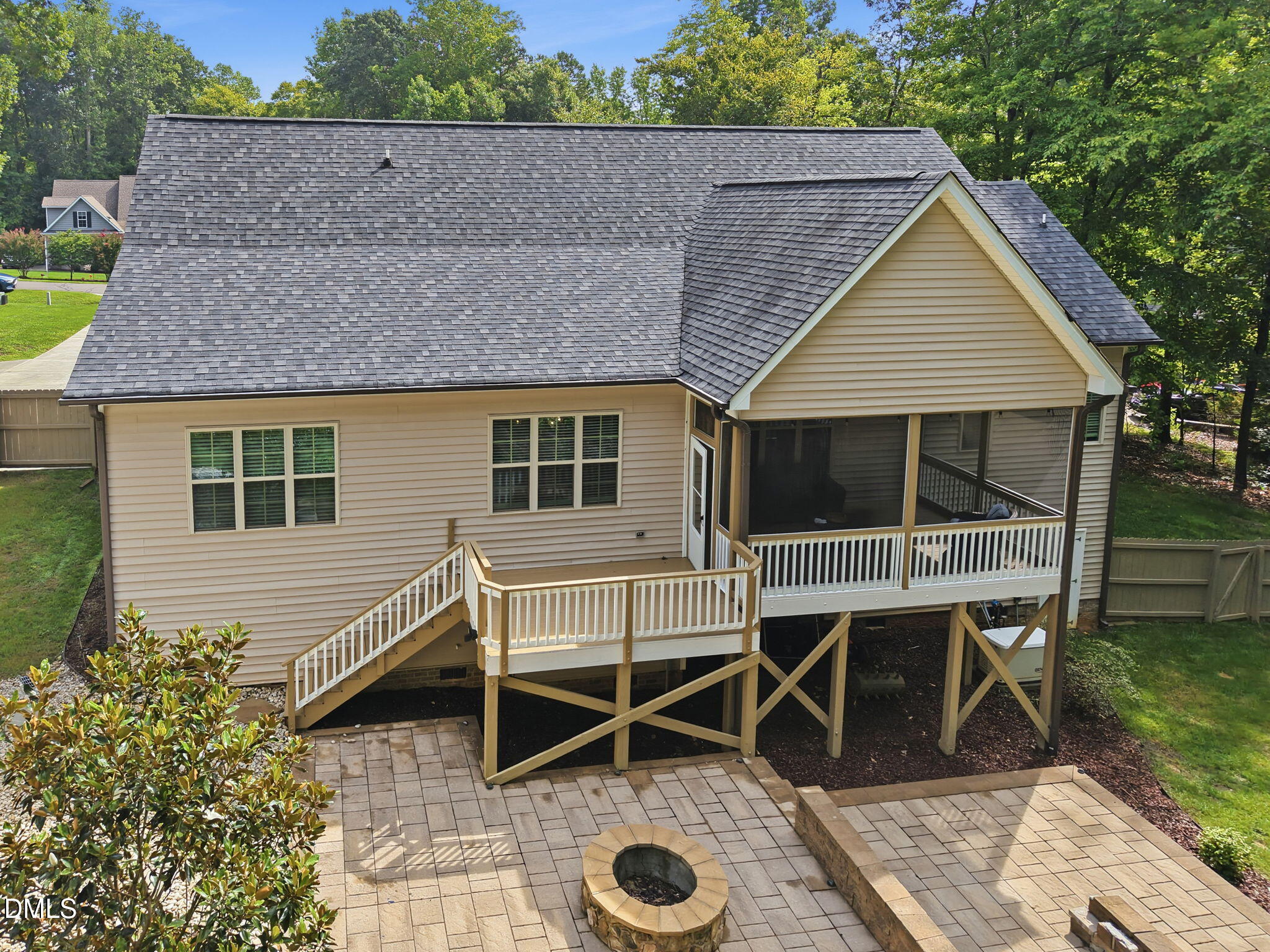 1096 Buggy Lane Property Photo 6