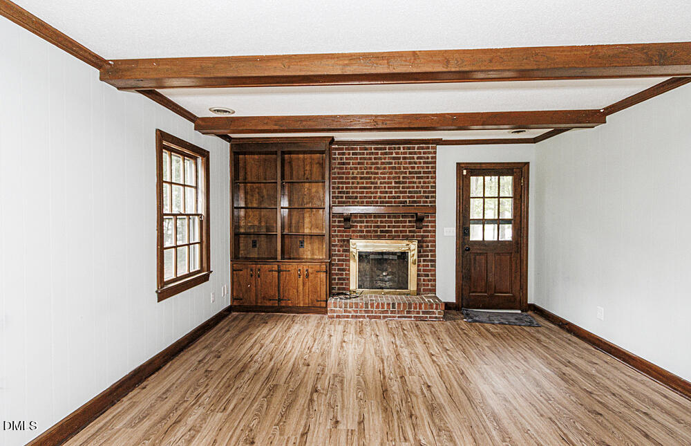 1513 Western Avenue Property Photo 4