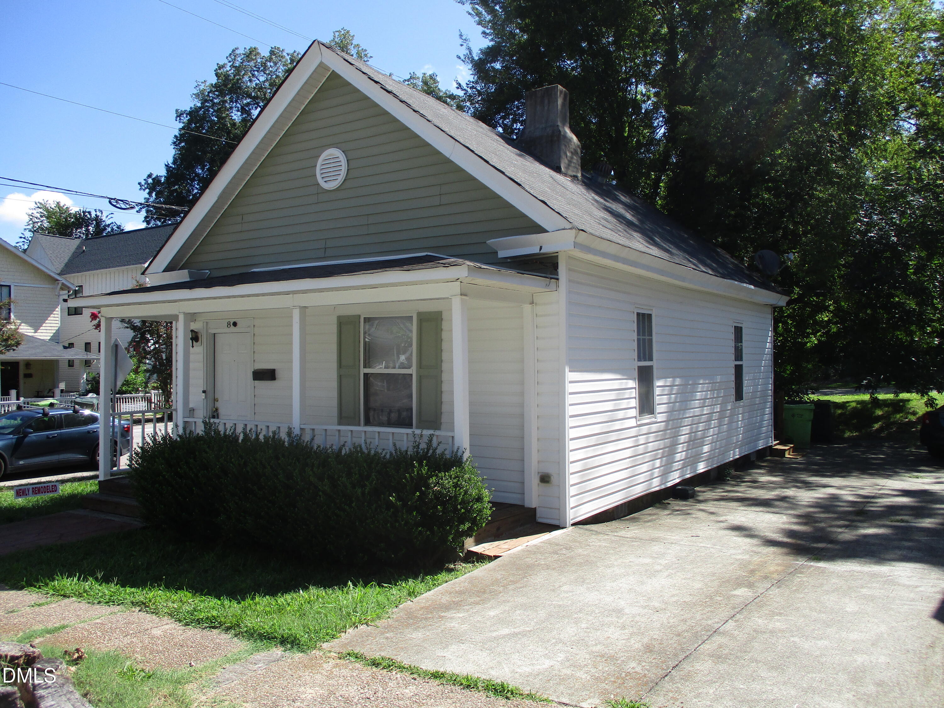 8 N Swain Street Property Photo 1