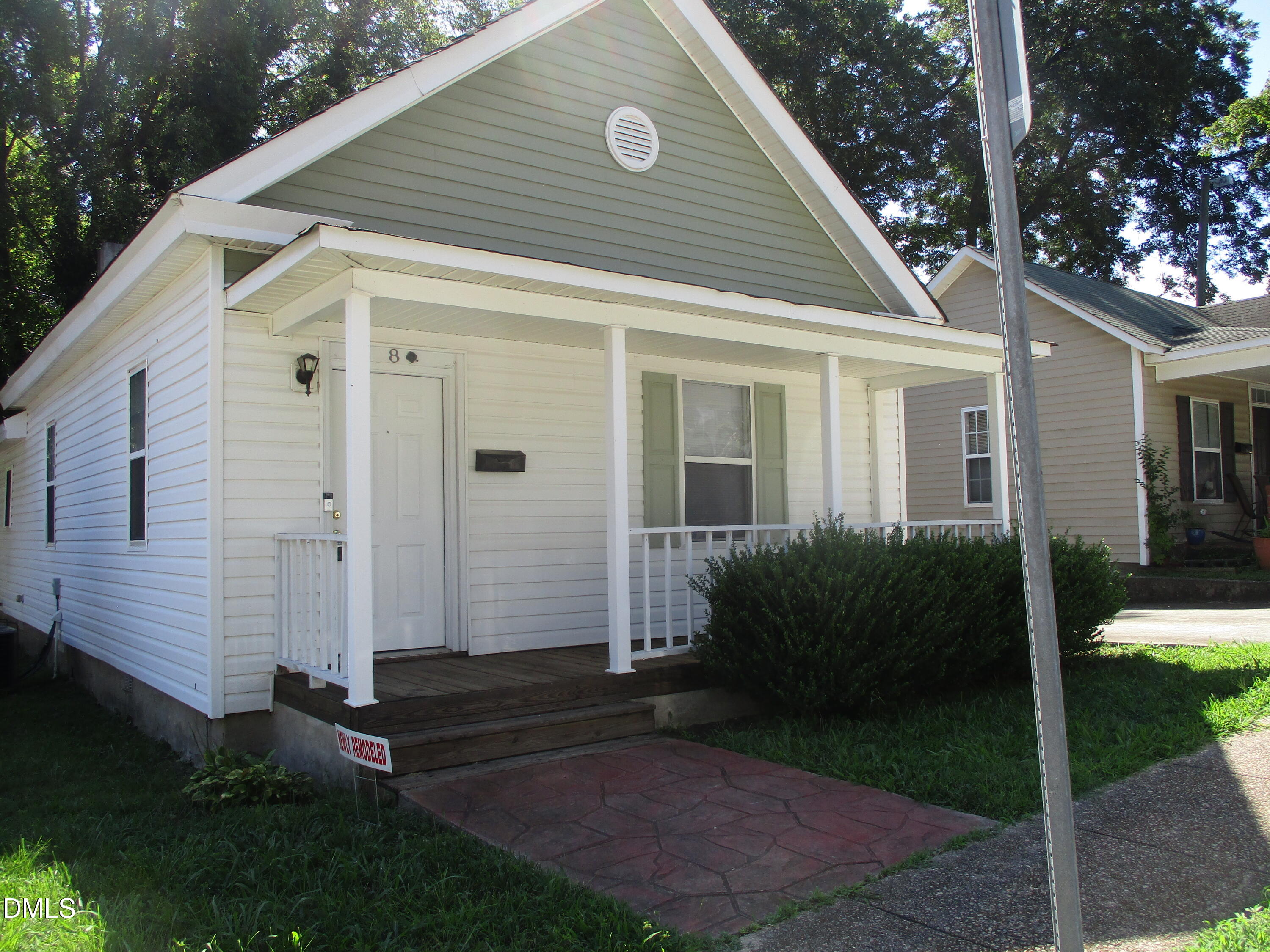8 N Swain Street Property Photo 2