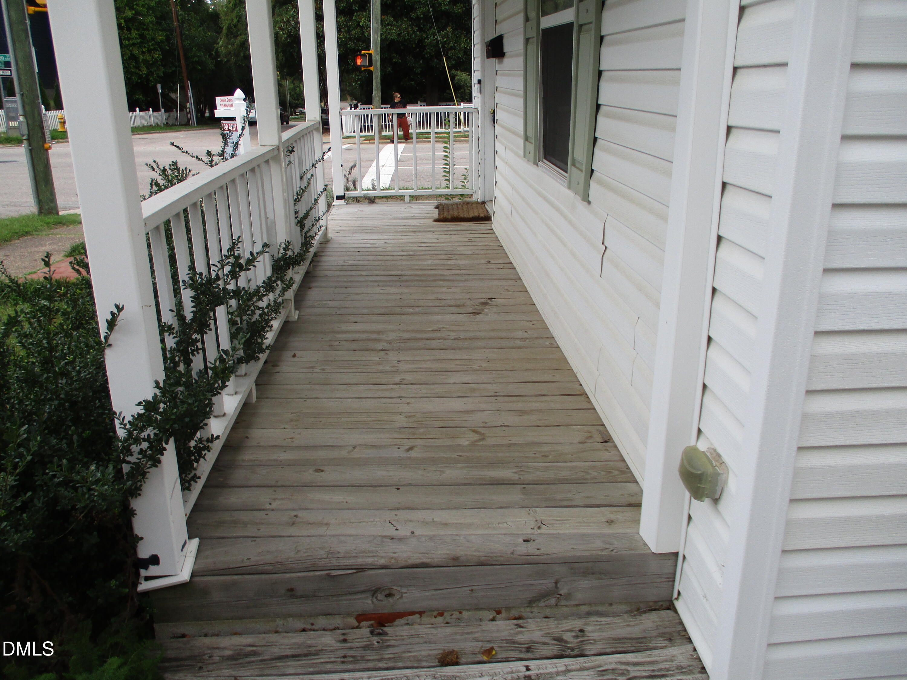 8 N Swain Street Property Photo 3
