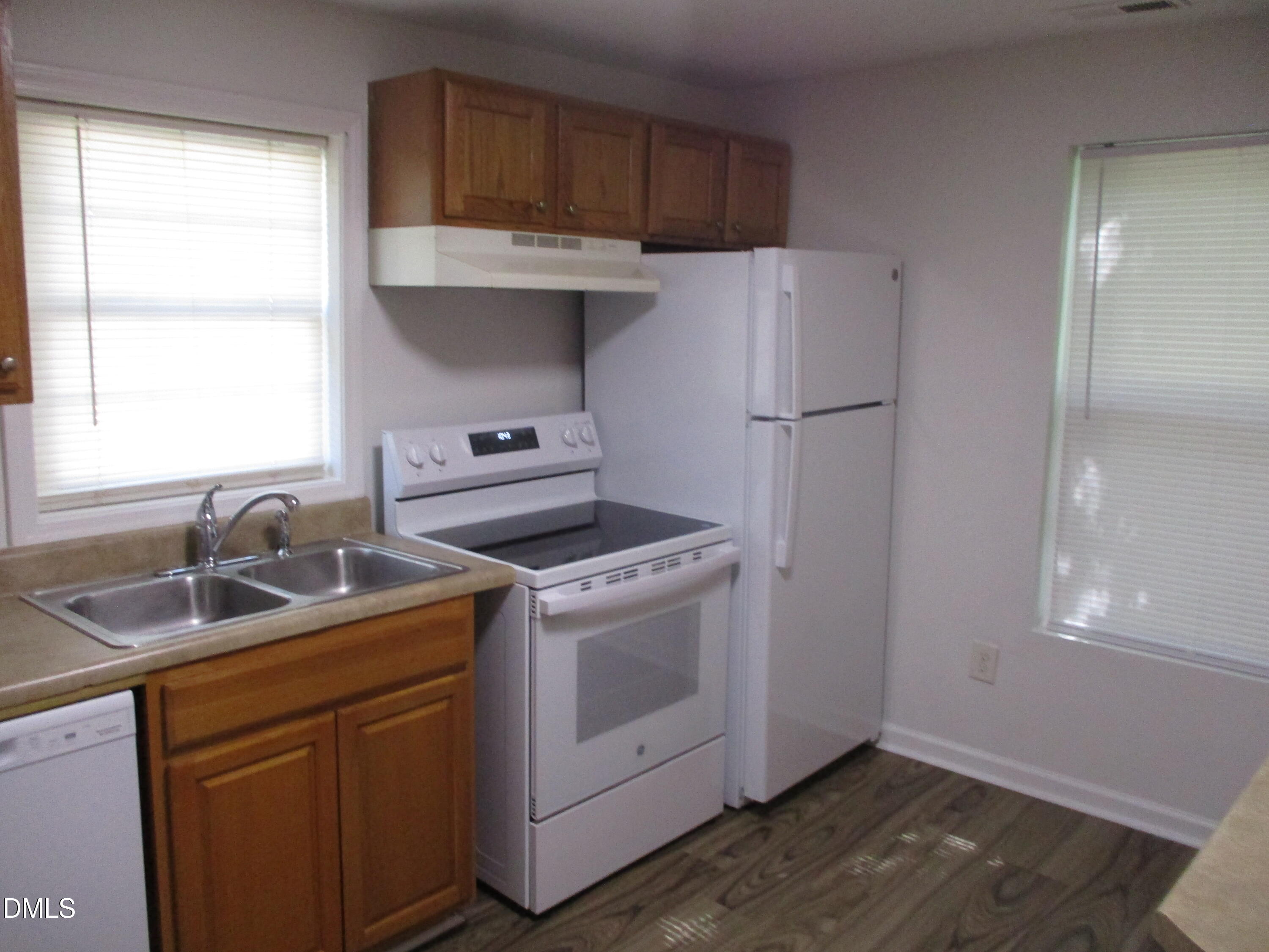 8 N Swain Street Property Photo 6