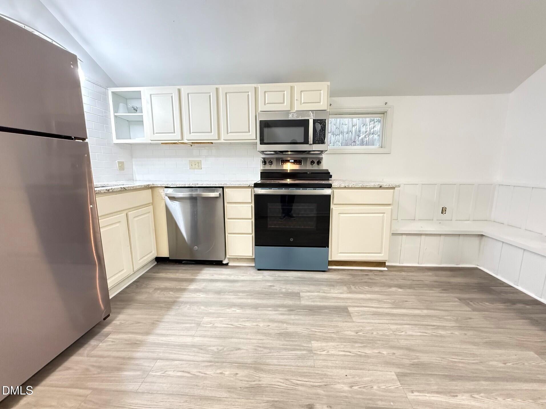 1421-a Lynn Road Property Photo 3