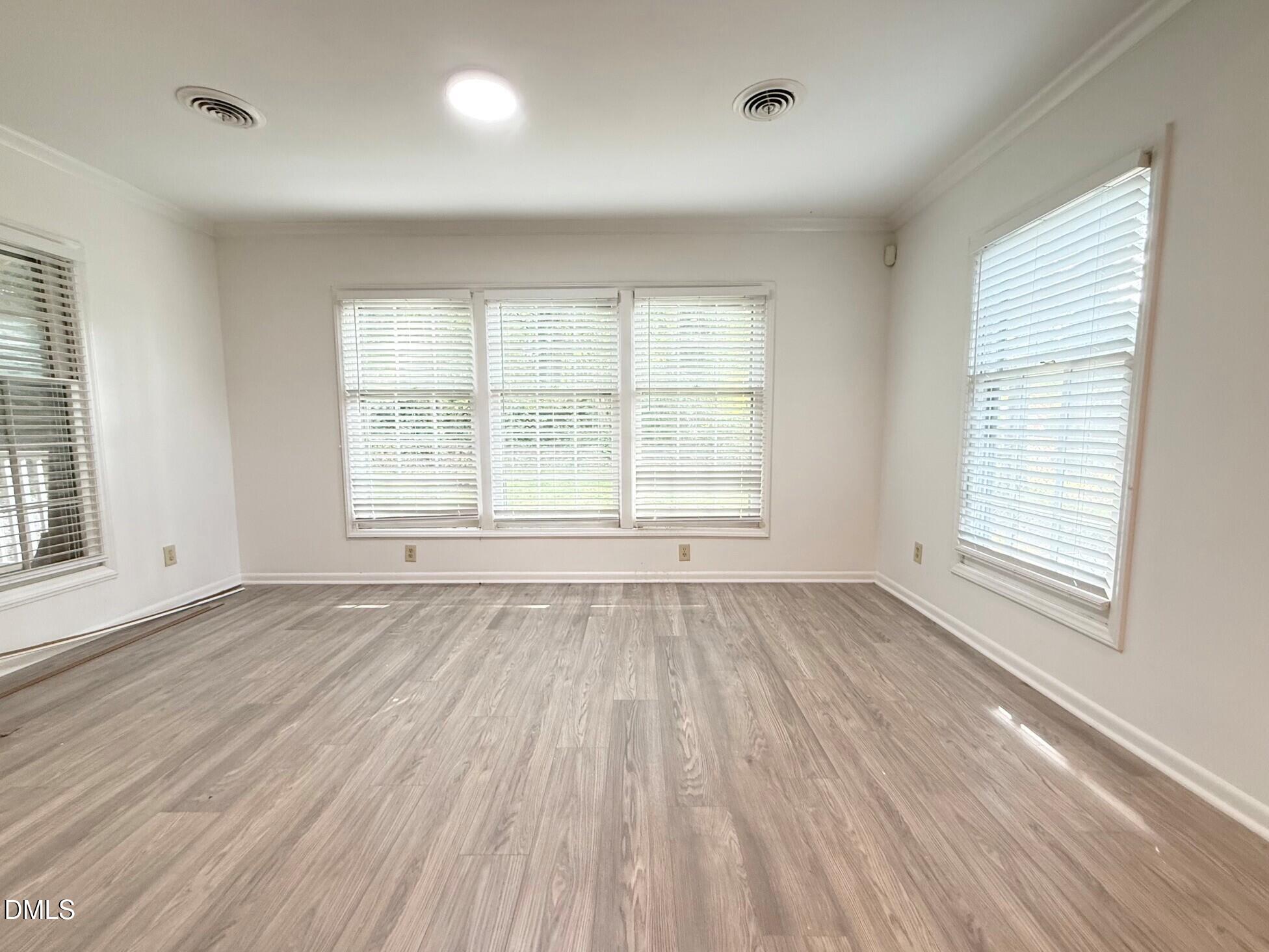 1421-a Lynn Road Property Photo 6