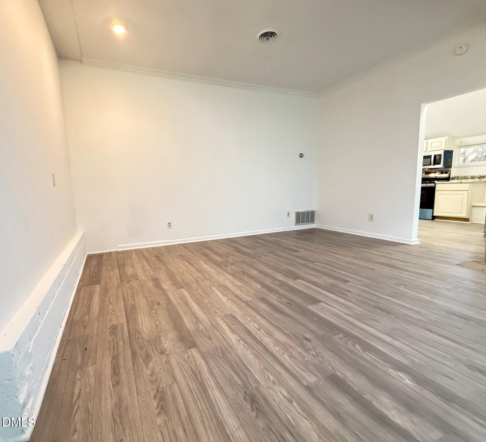 1421-a Lynn Road Property Photo 7