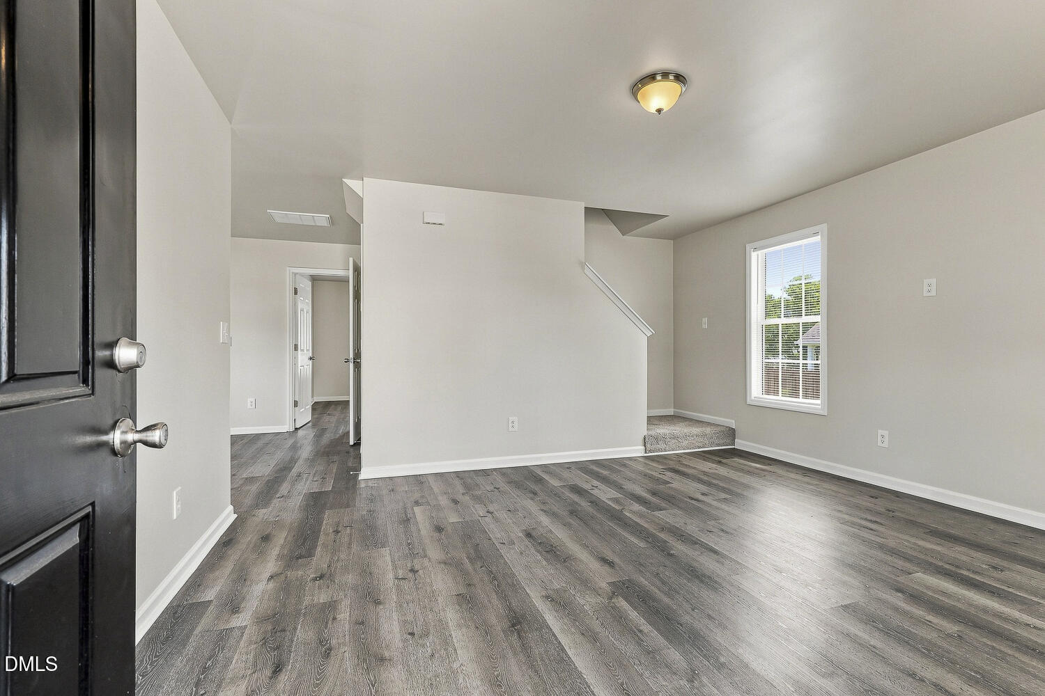 4005 Scofield Drive Property Photo 6