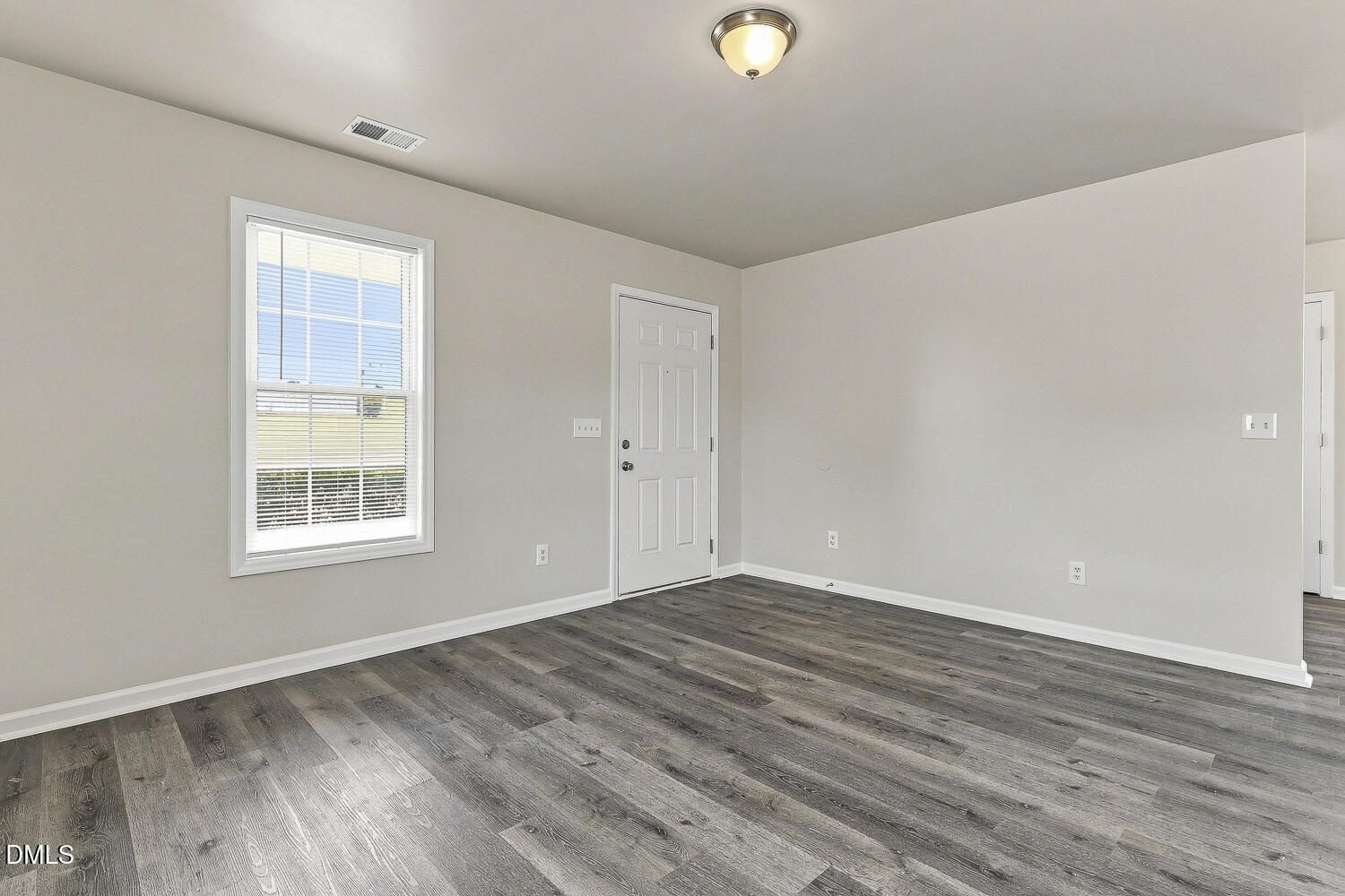4005 Scofield Drive Property Photo 8