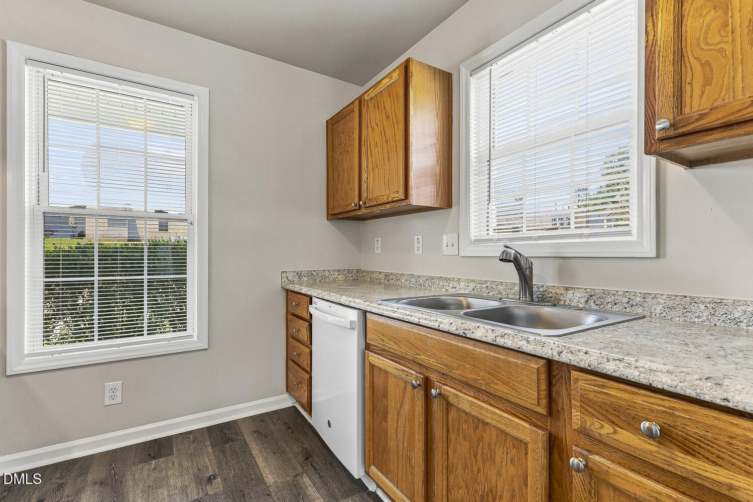 4005 Scofield Drive Property Photo 12