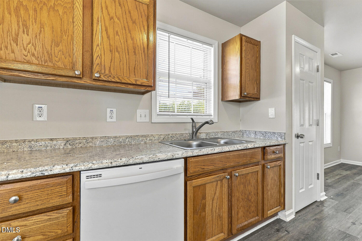 4005 Scofield Drive Property Photo 13