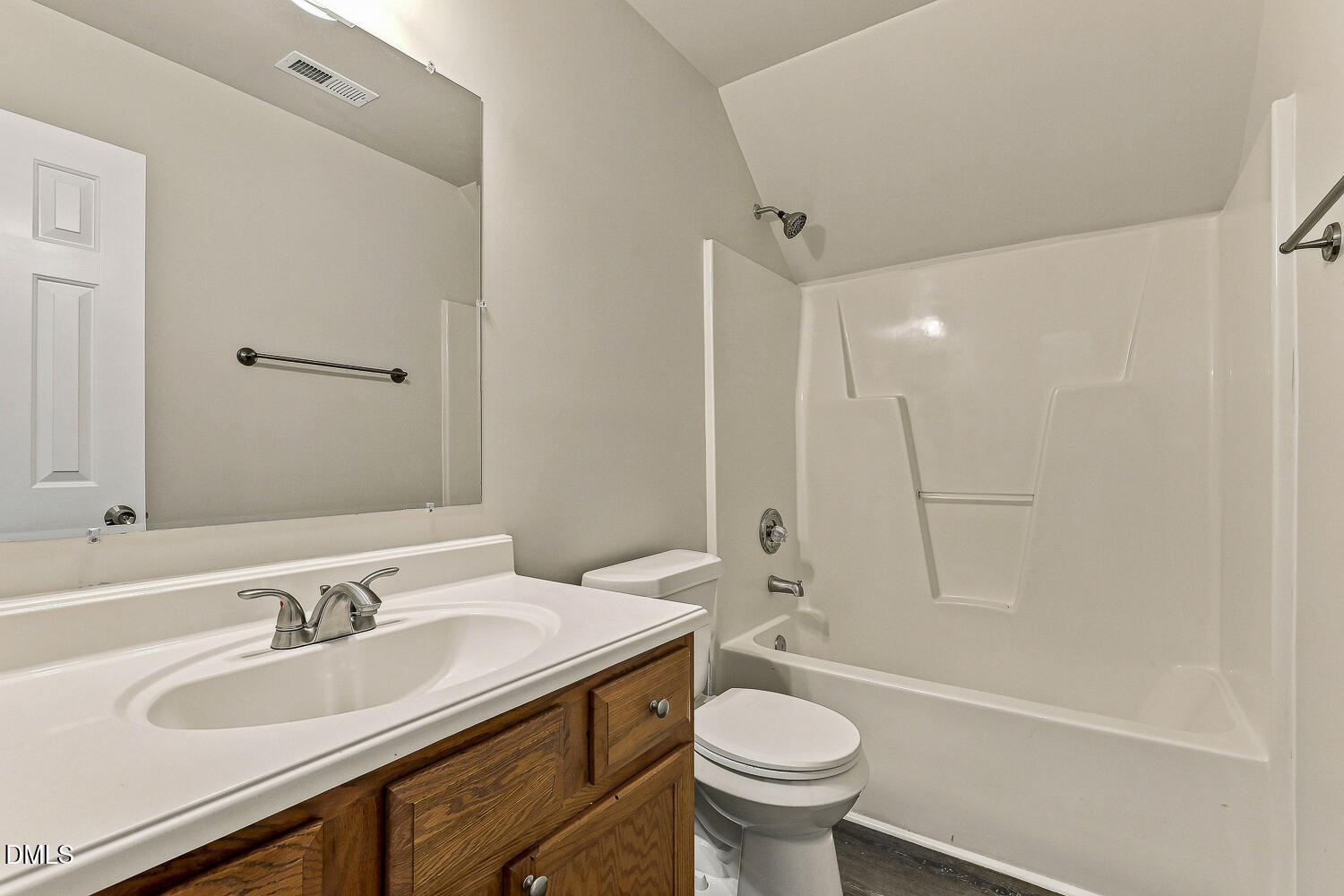 4005 Scofield Drive Property Photo 28