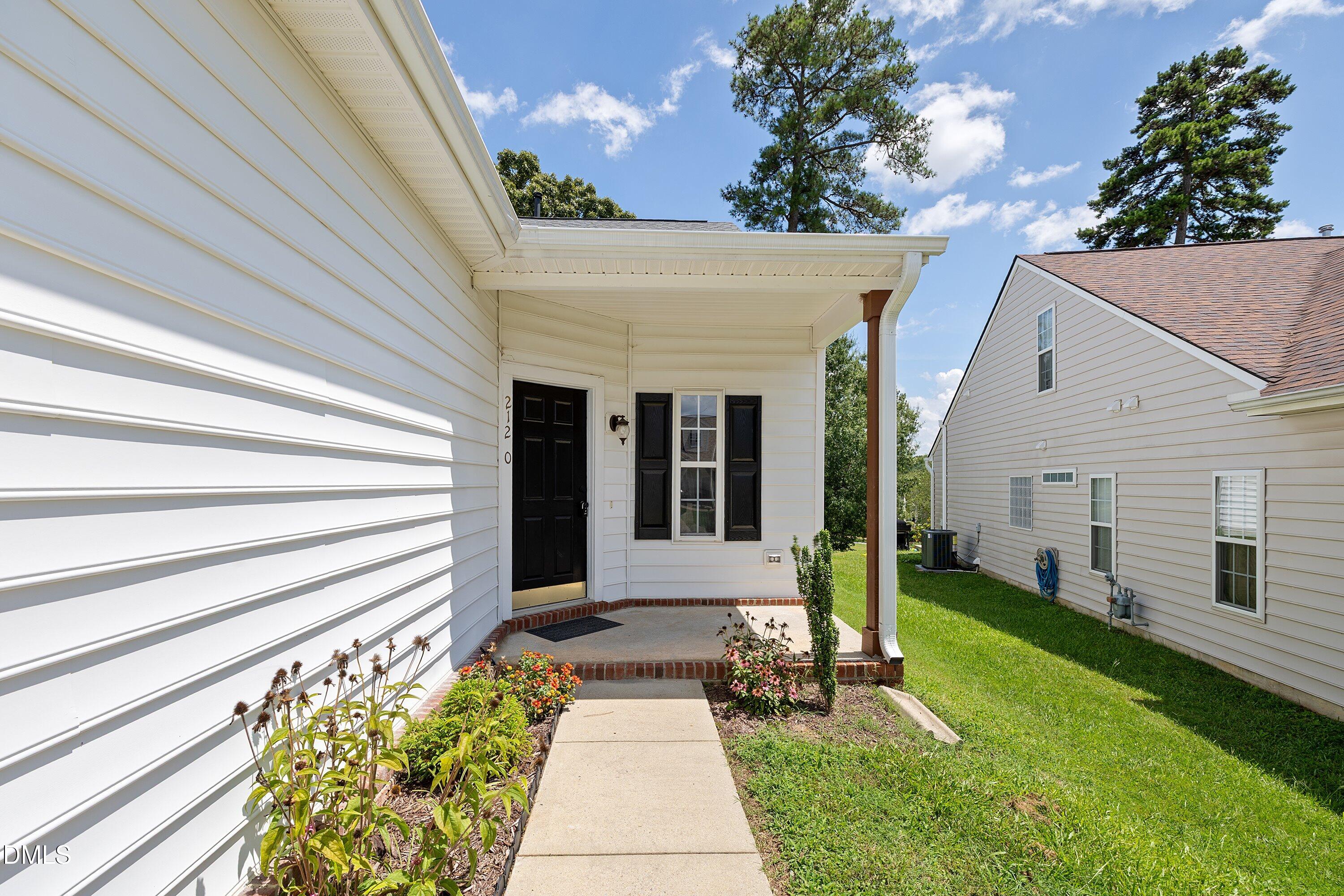 2120 Castle Pines Drive Property Photo 4