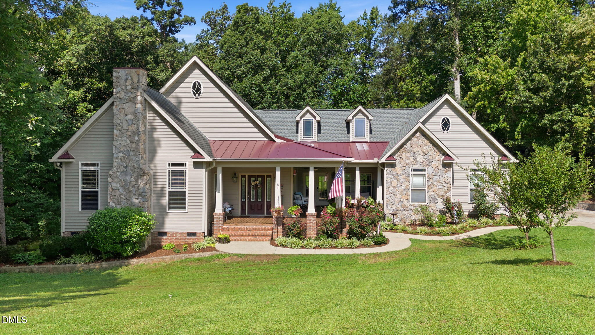 104 Flat Rock Court Property Photo 1