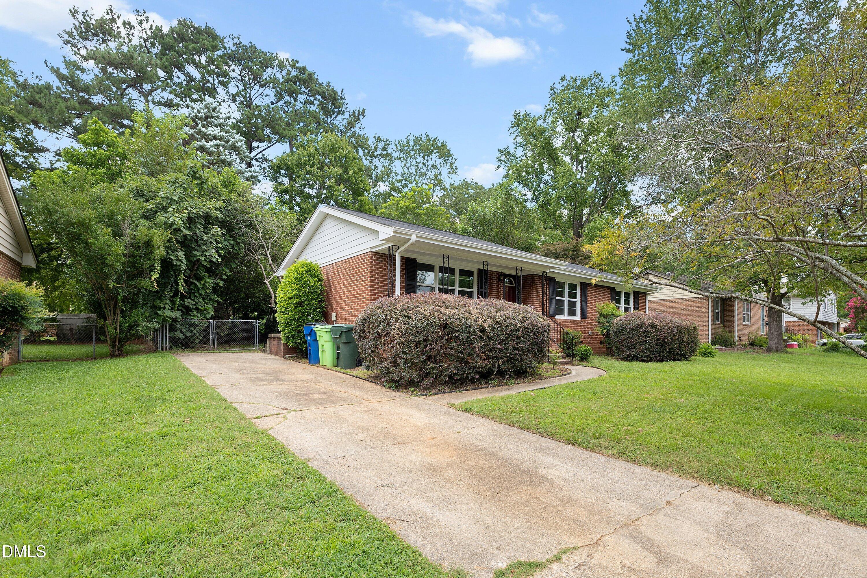 3729 Arrowwood Drive Property Photo 3