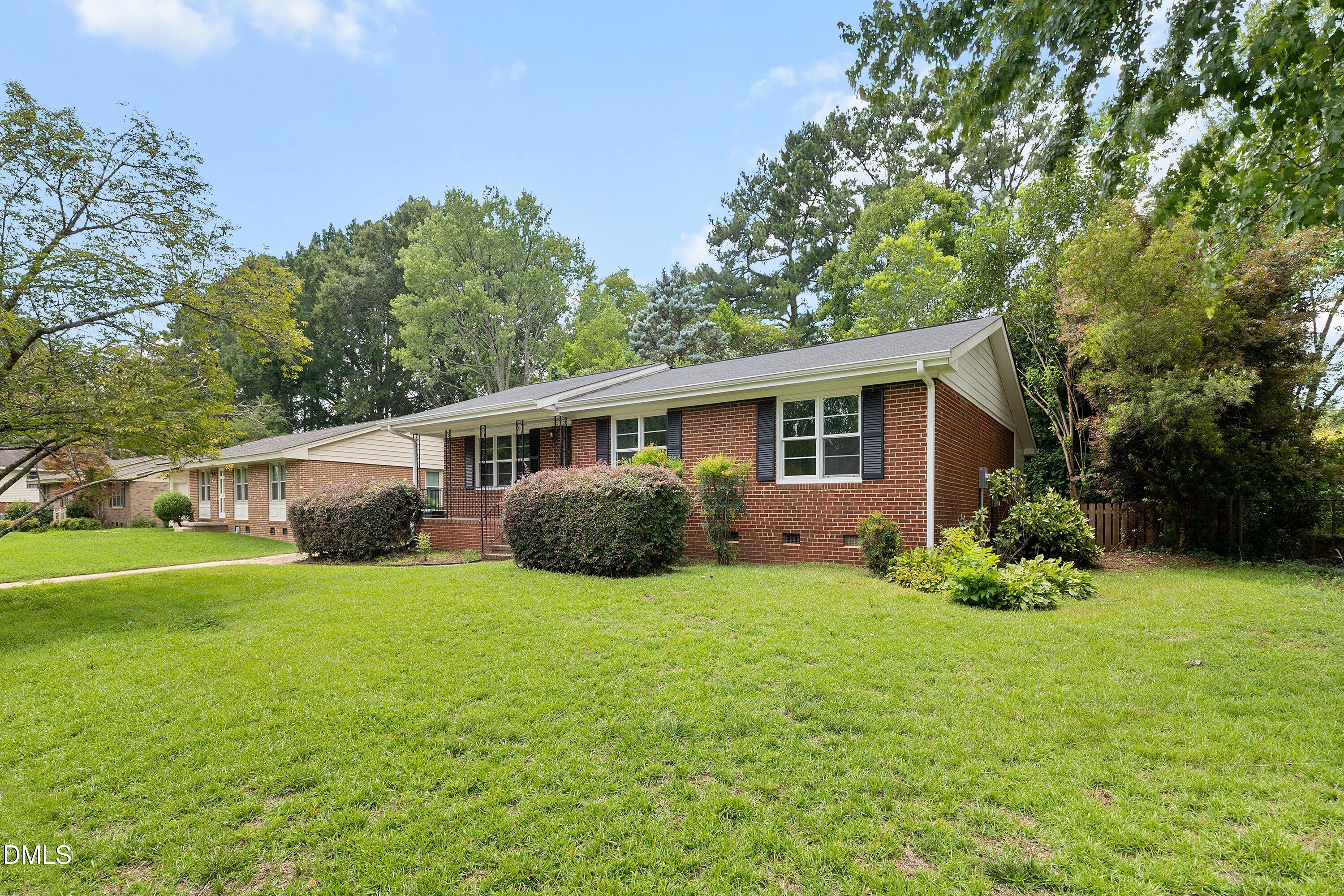 3729 Arrowwood Drive Property Photo 4