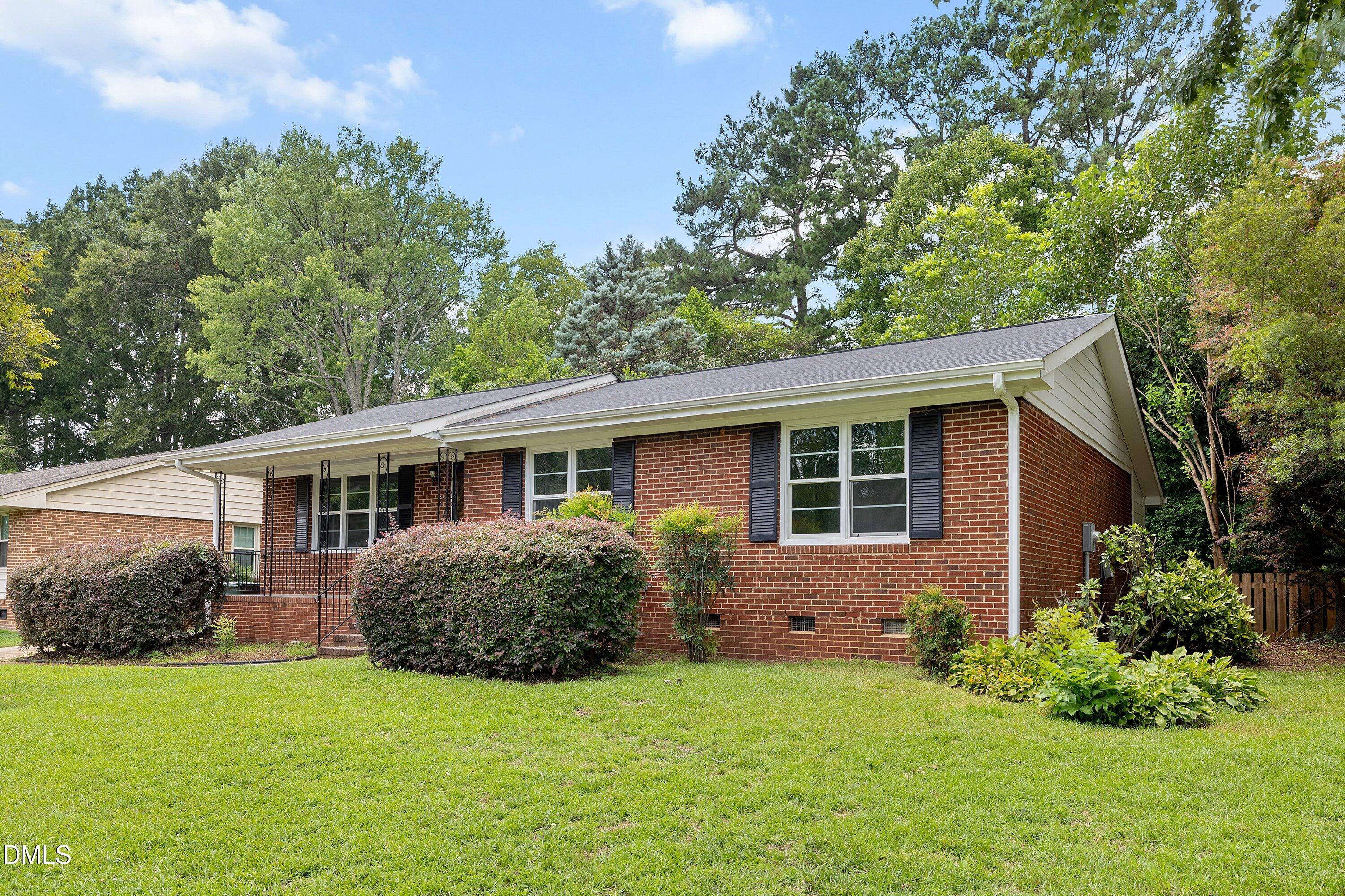 3729 Arrowwood Drive Property Photo 5
