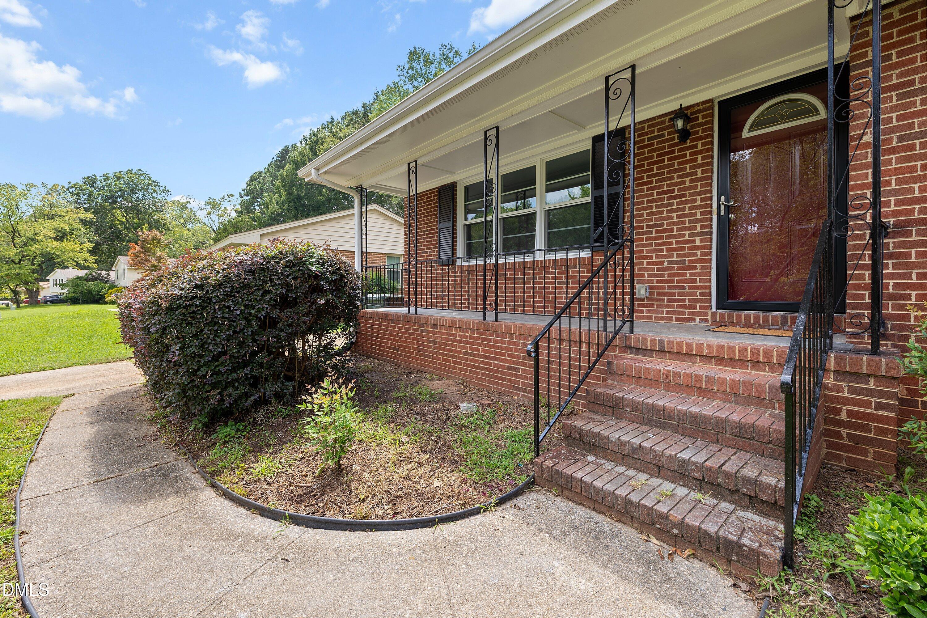 3729 Arrowwood Drive Property Photo 6