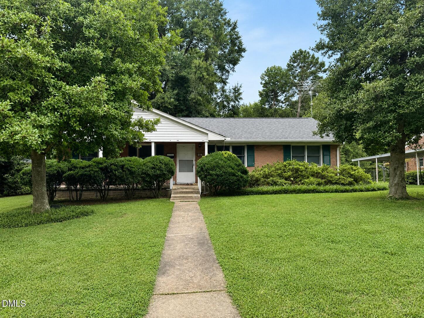 215 Bidney Drive Property Photo 1