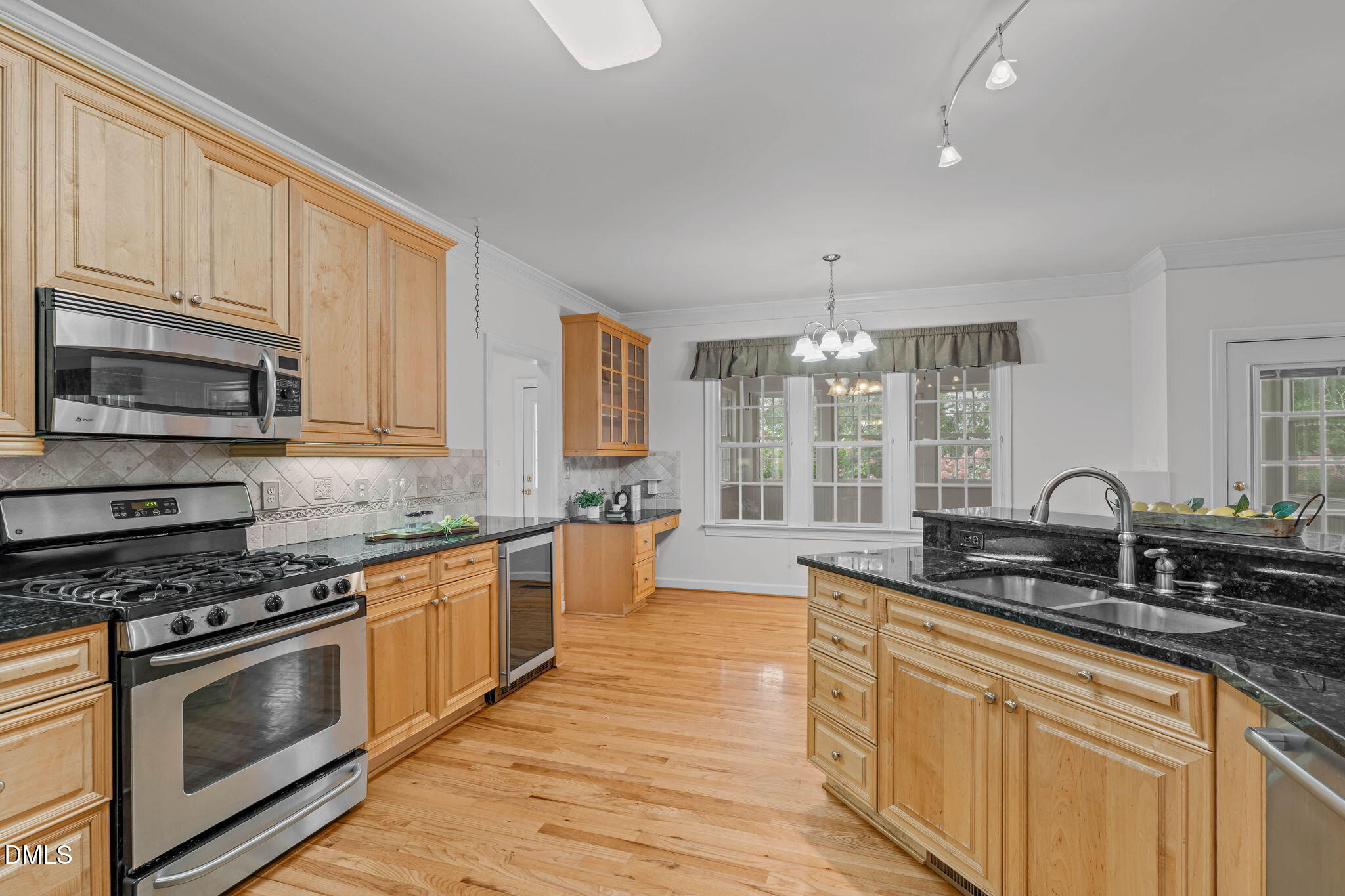 1121 Capitata Crossing Property Photo 14
