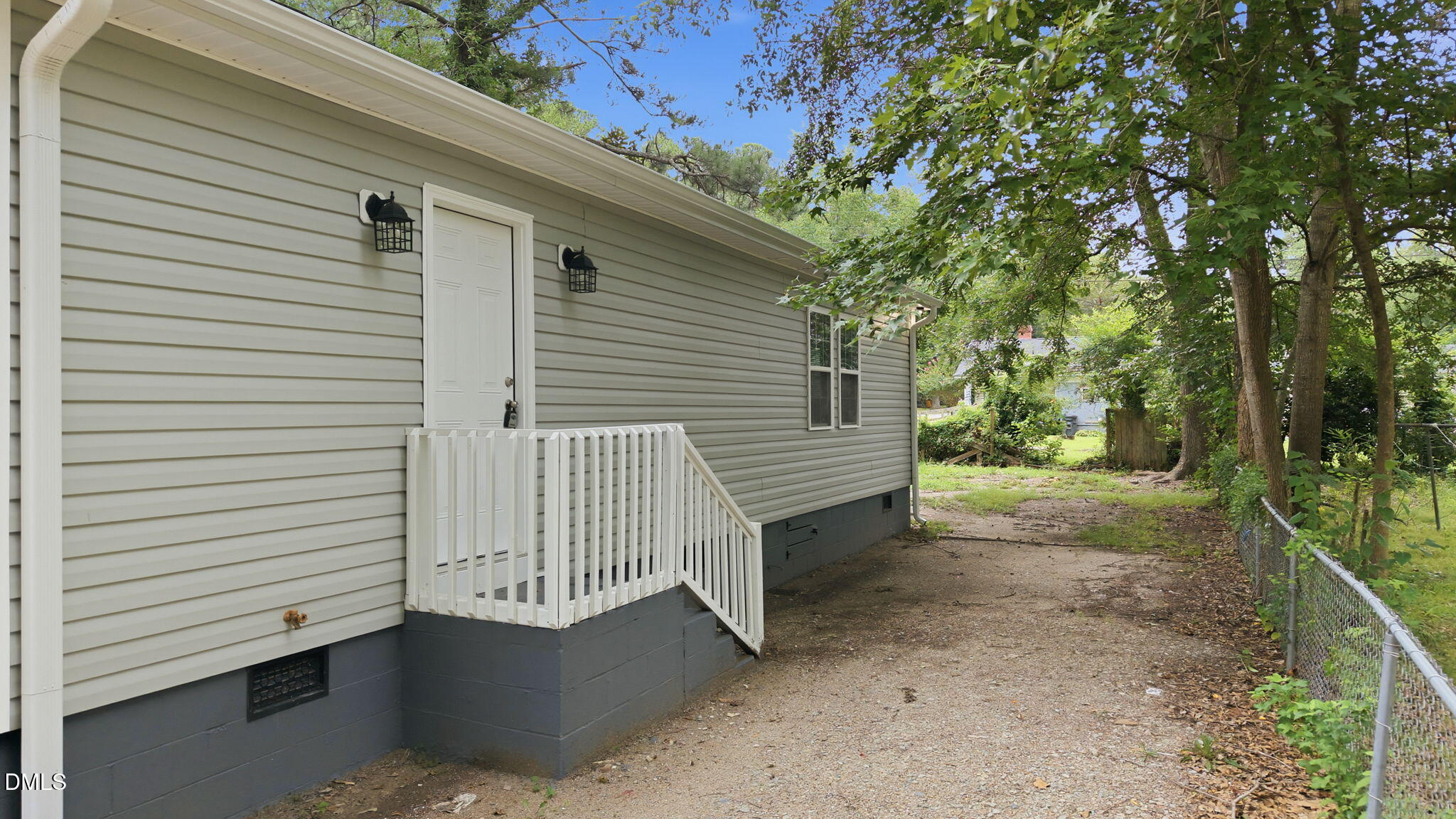 1557 Cherry Street Property Photo 4