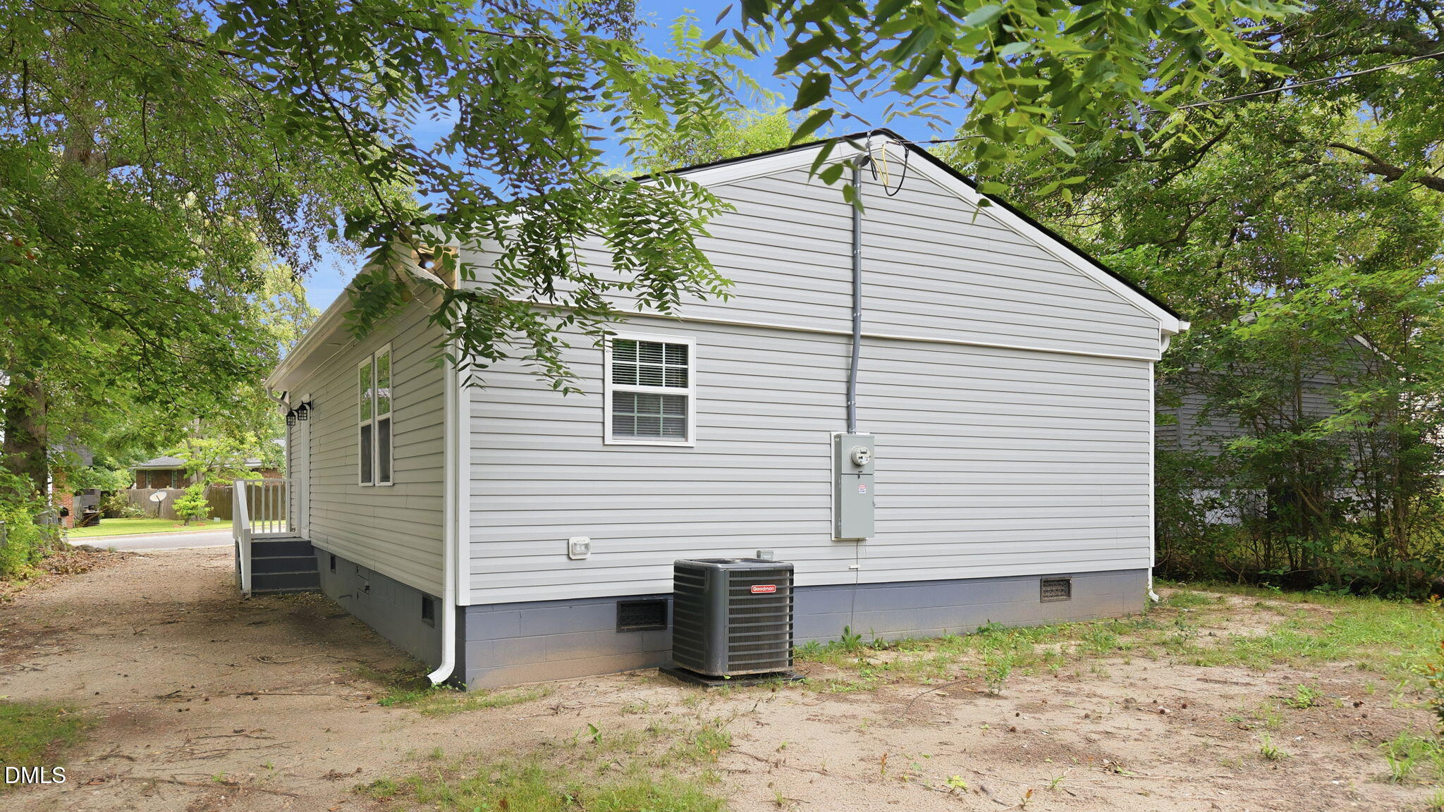 1557 Cherry Street Property Photo 5