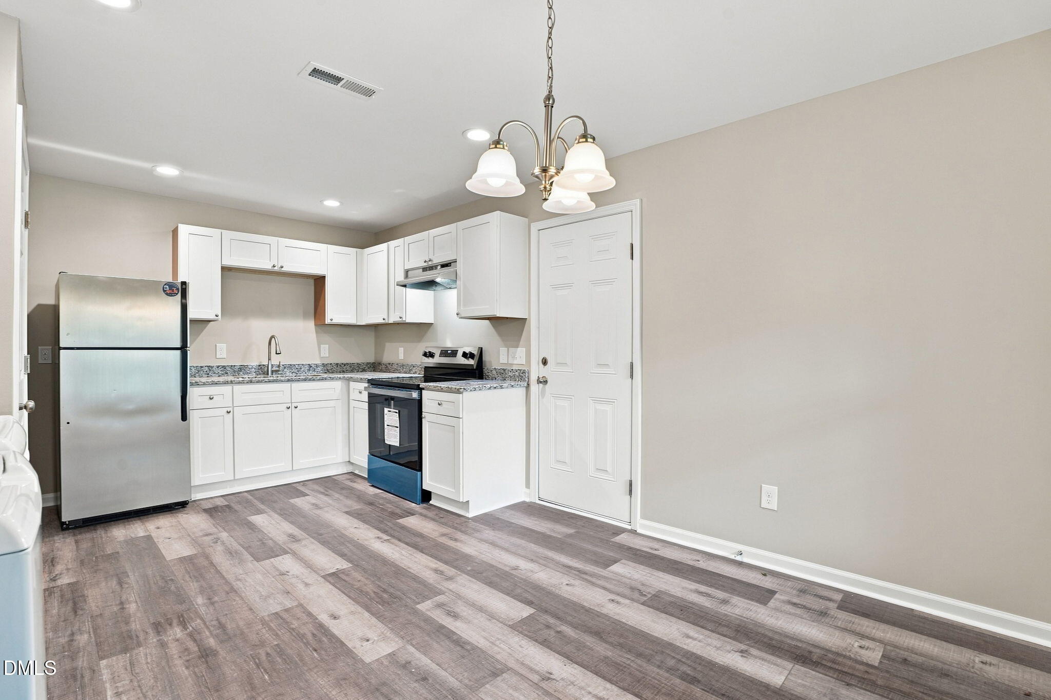 1557 Cherry Street Property Photo 9
