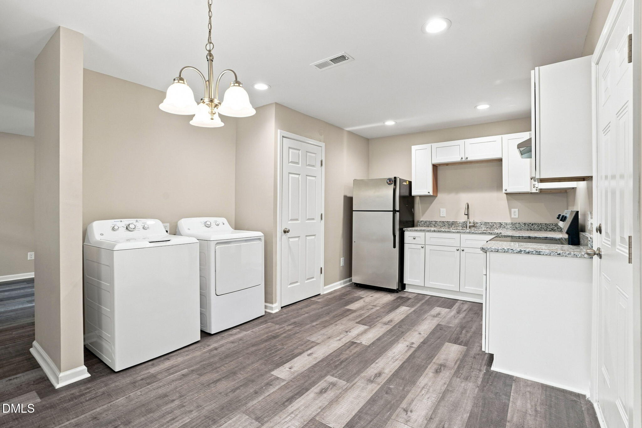 1557 Cherry Street Property Photo 10