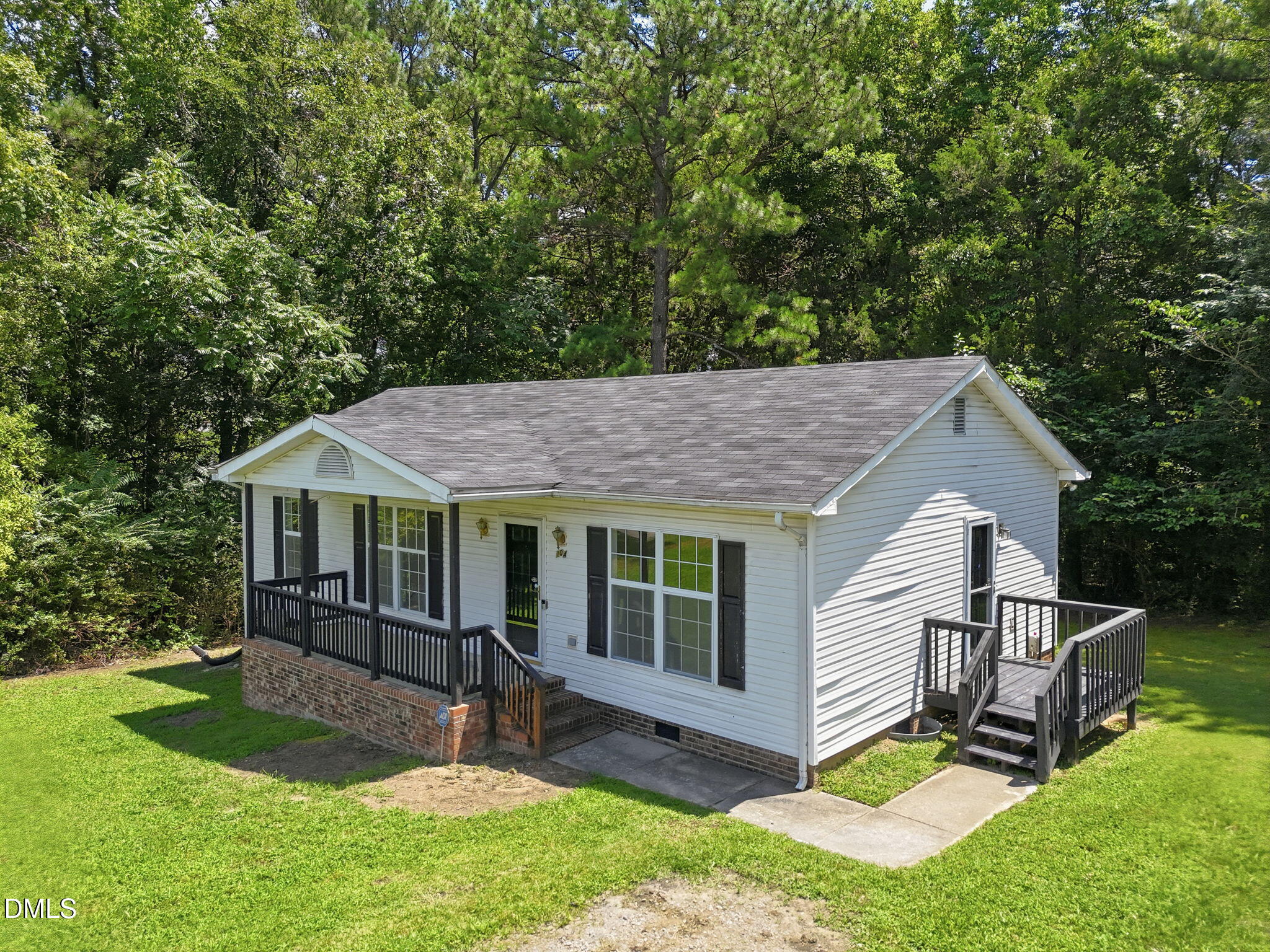 104 Pine Forest Drive Property Photo 2