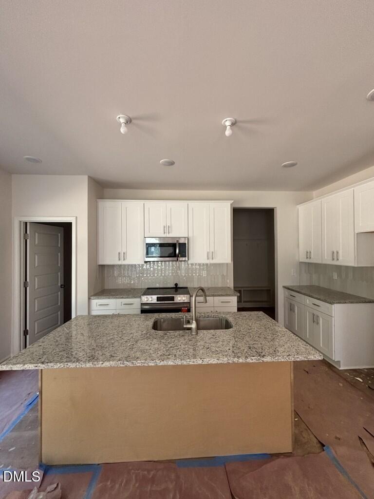 709 Crestview Drive Property Photo 2