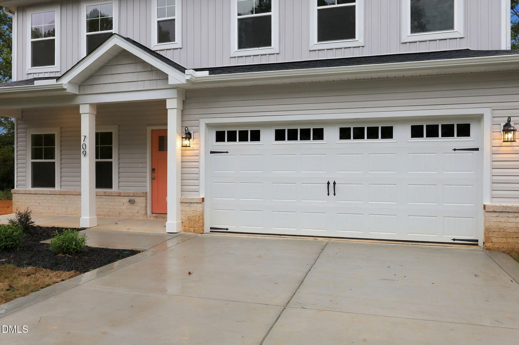 709 Crestview Drive Property Photo 3