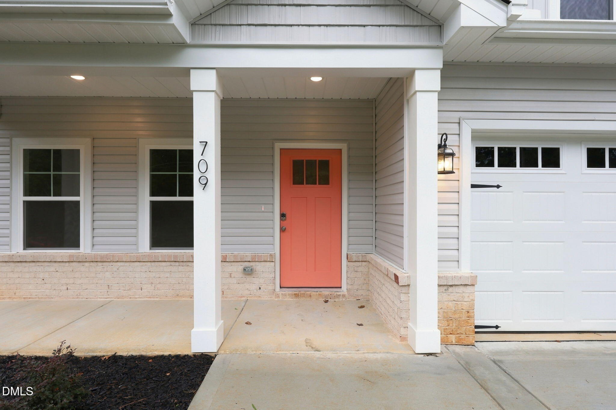 709 Crestview Drive Property Photo 4