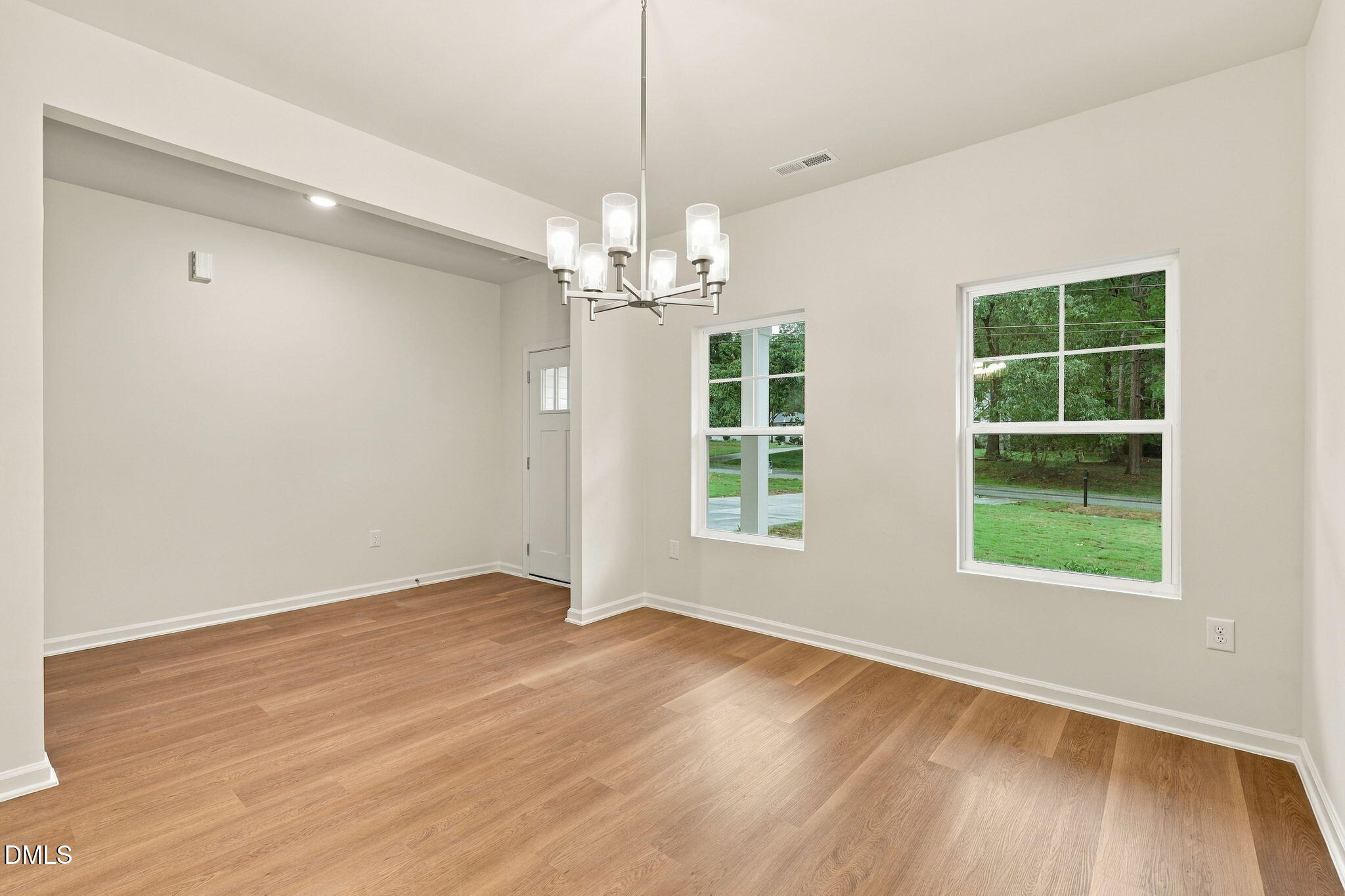 709 Crestview Drive Property Photo 6