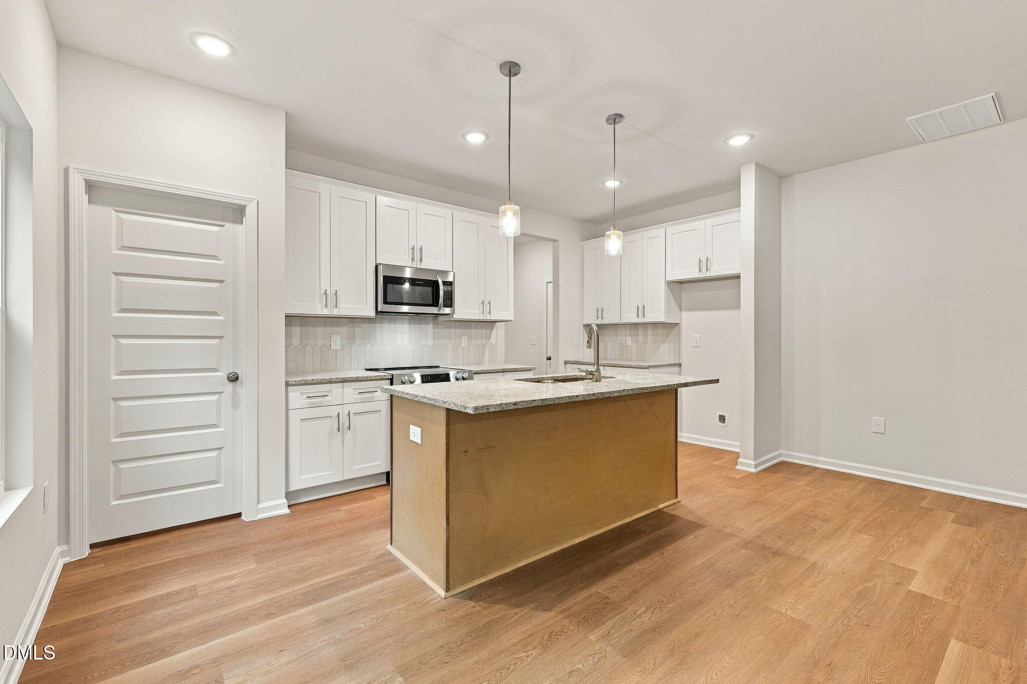 709 Crestview Drive Property Photo 8