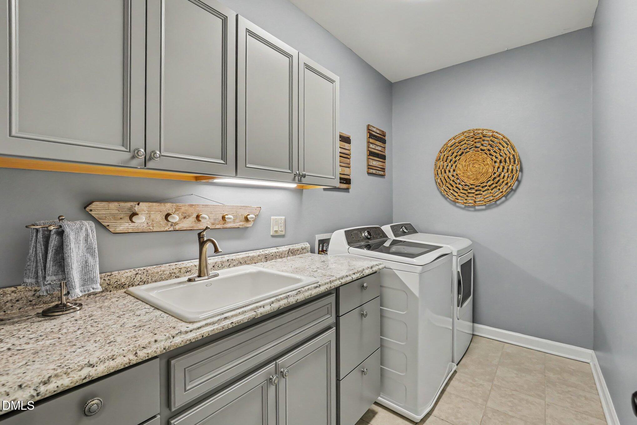 294 Dongola Street Property Photo 40