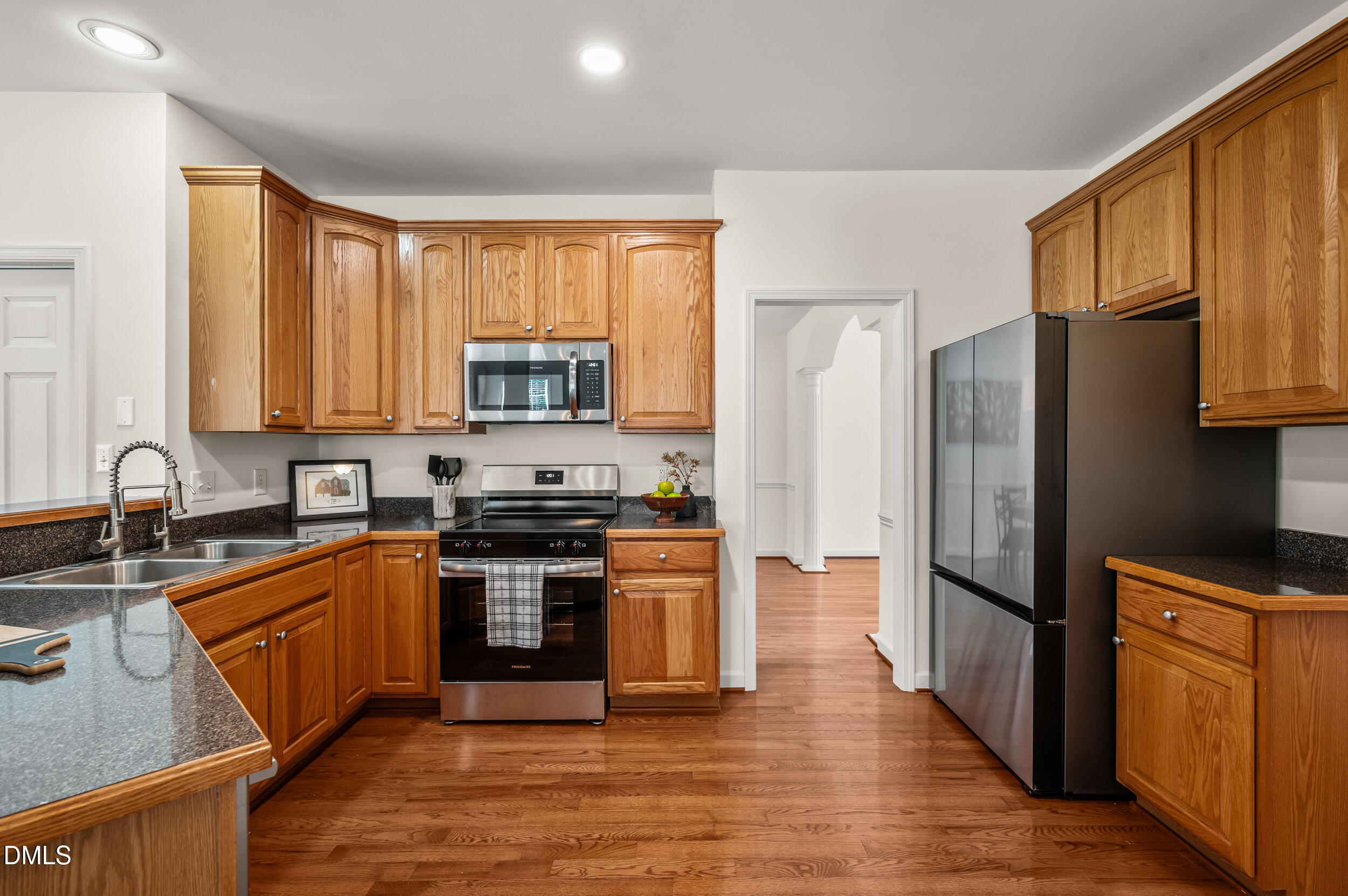 449 Seastone Street Property Photo 12