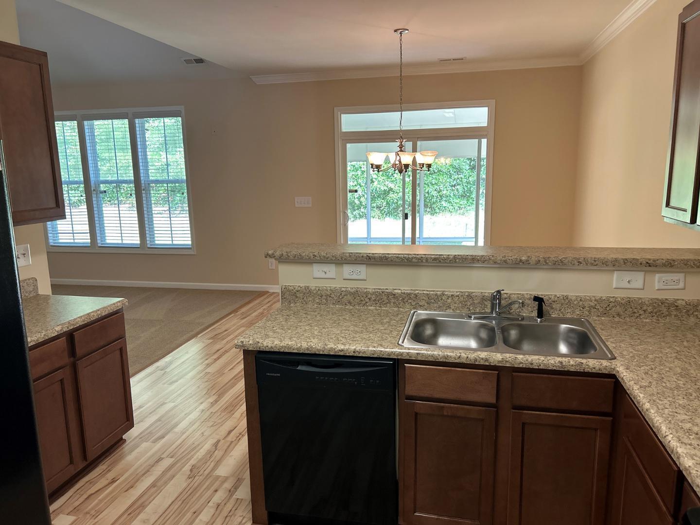 98 Verrazano Place Property Photo 6