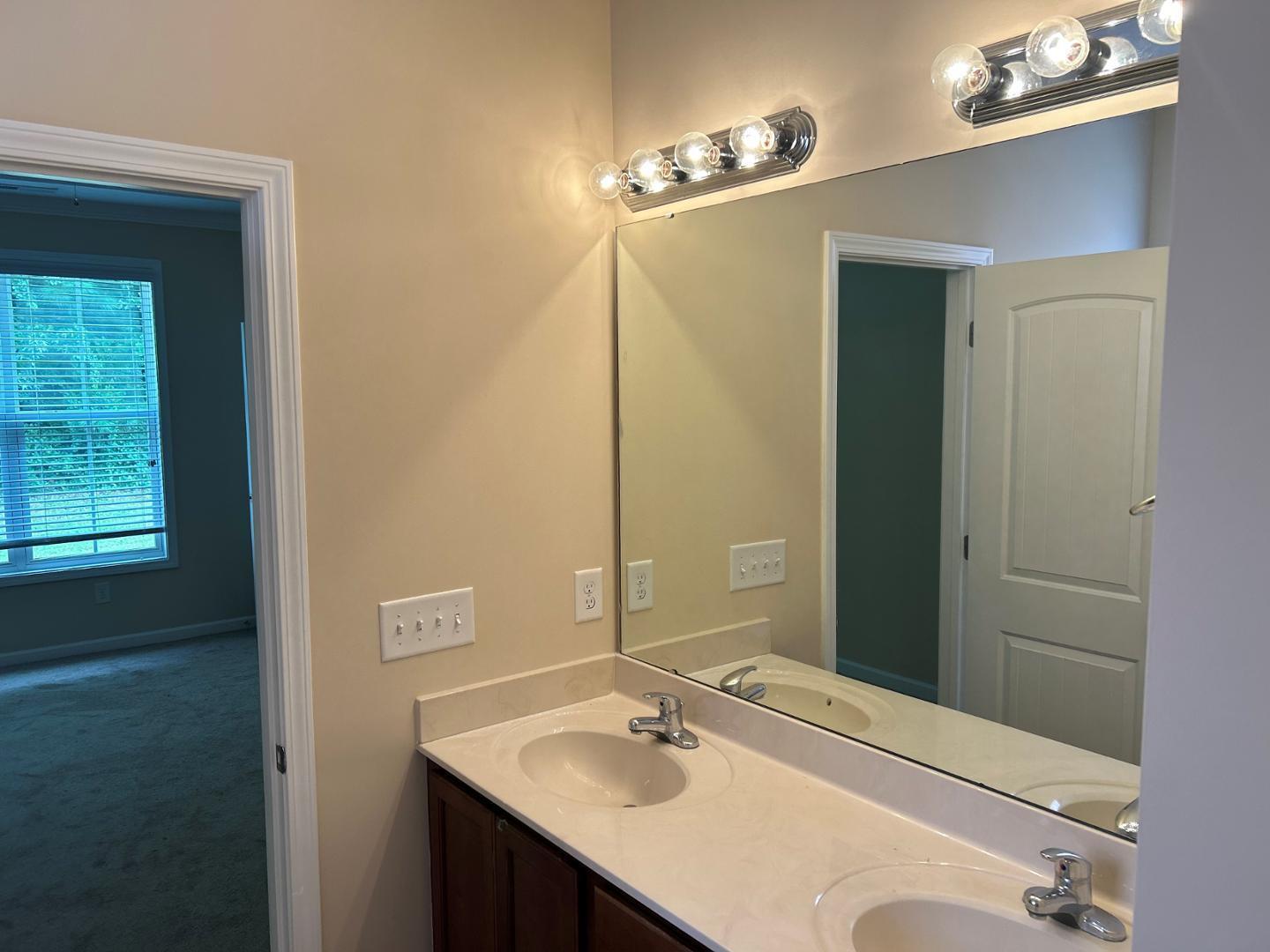 98 Verrazano Place Property Photo 13