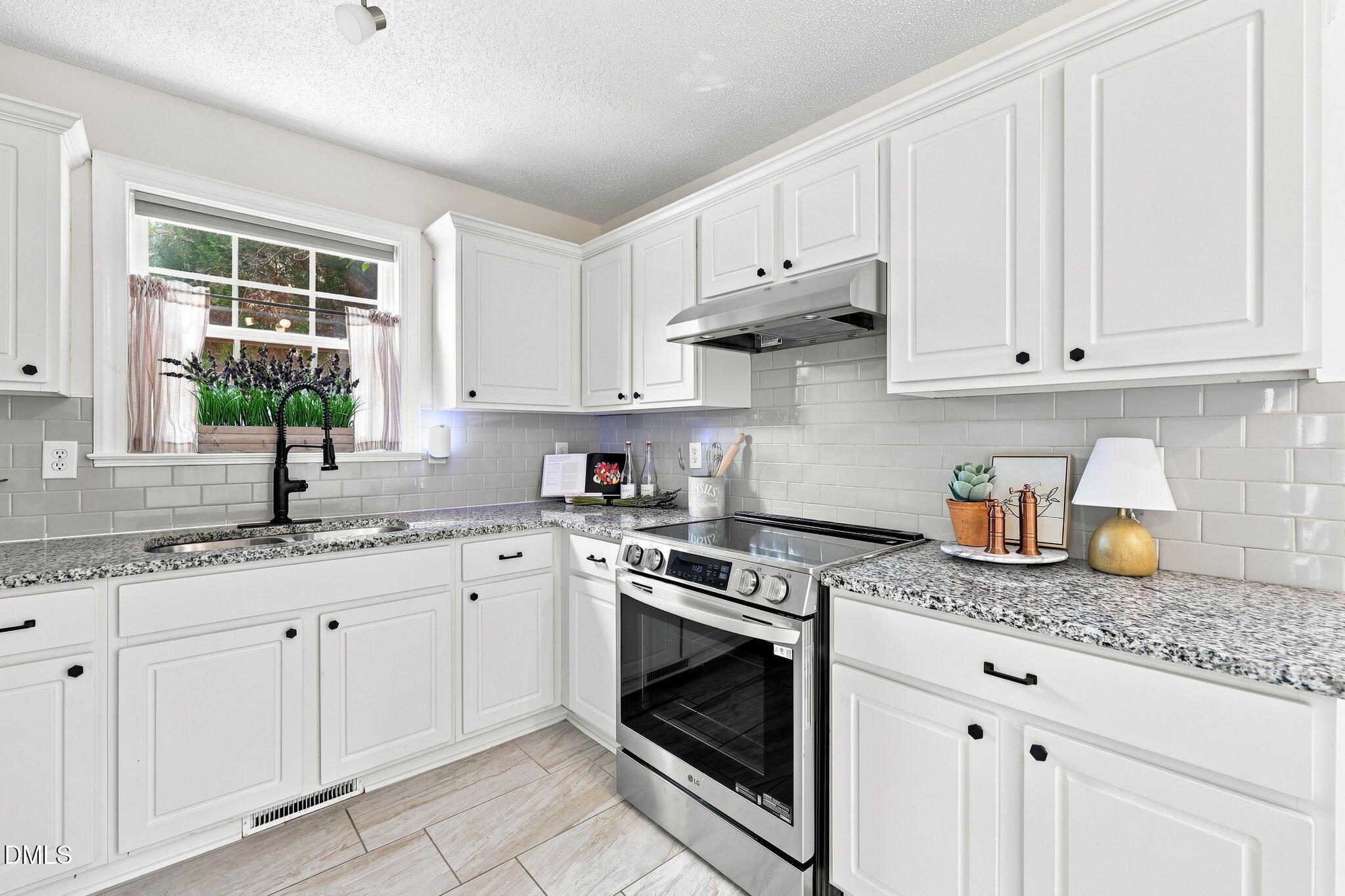 101 Somerset Farm Drive Property Photo 4