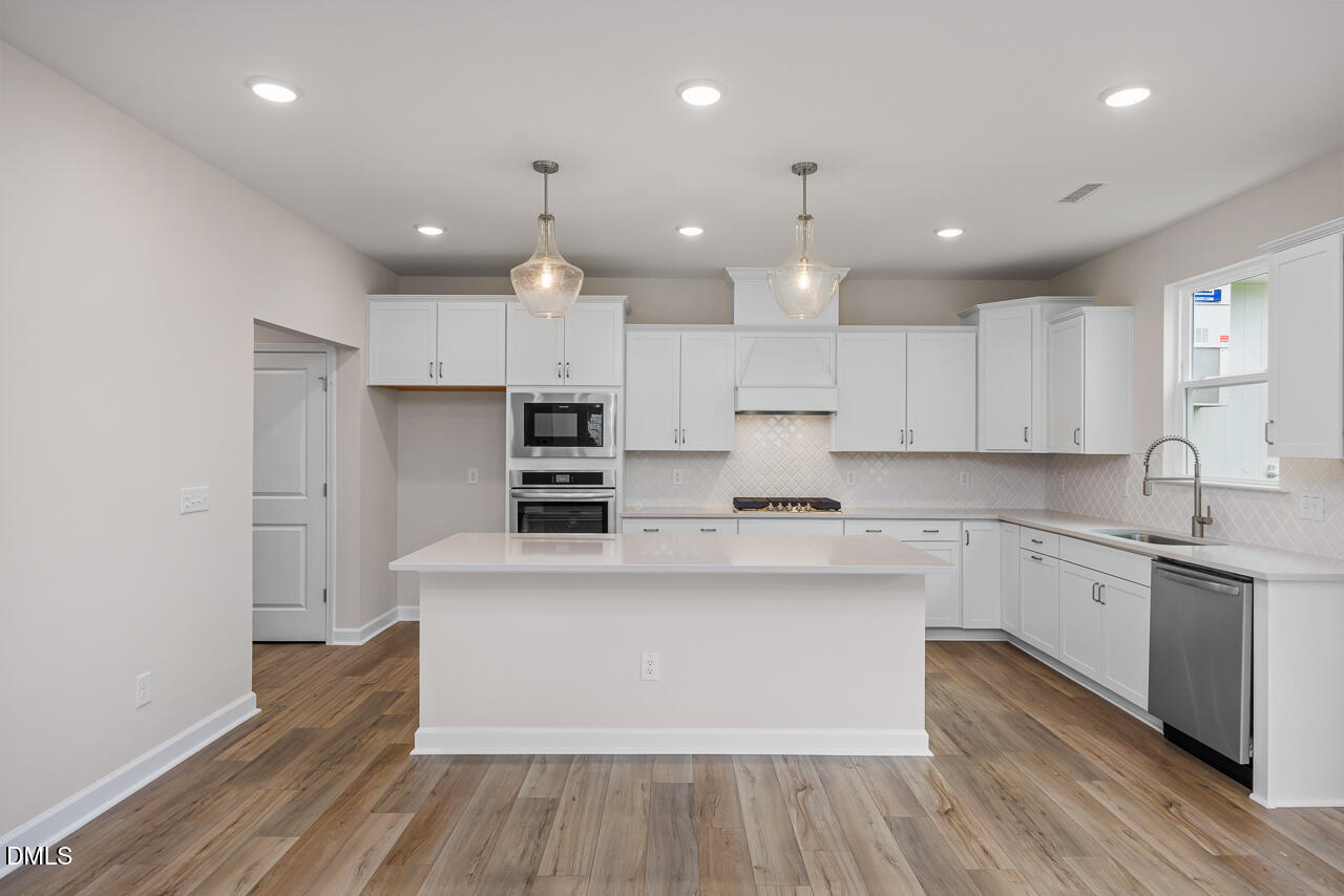 559 Whinfield Place