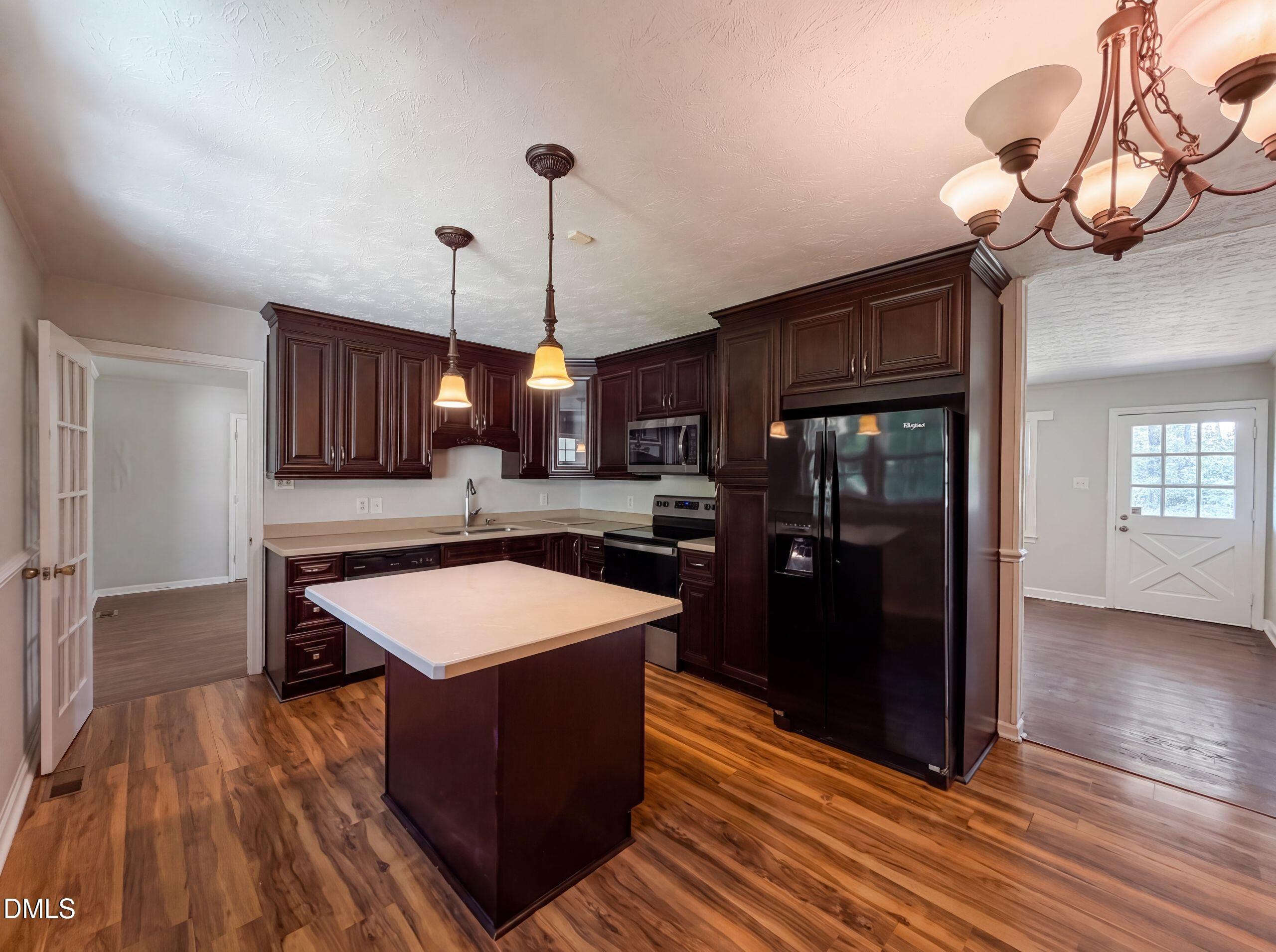 4060 Rosehill Road Property Photo 2