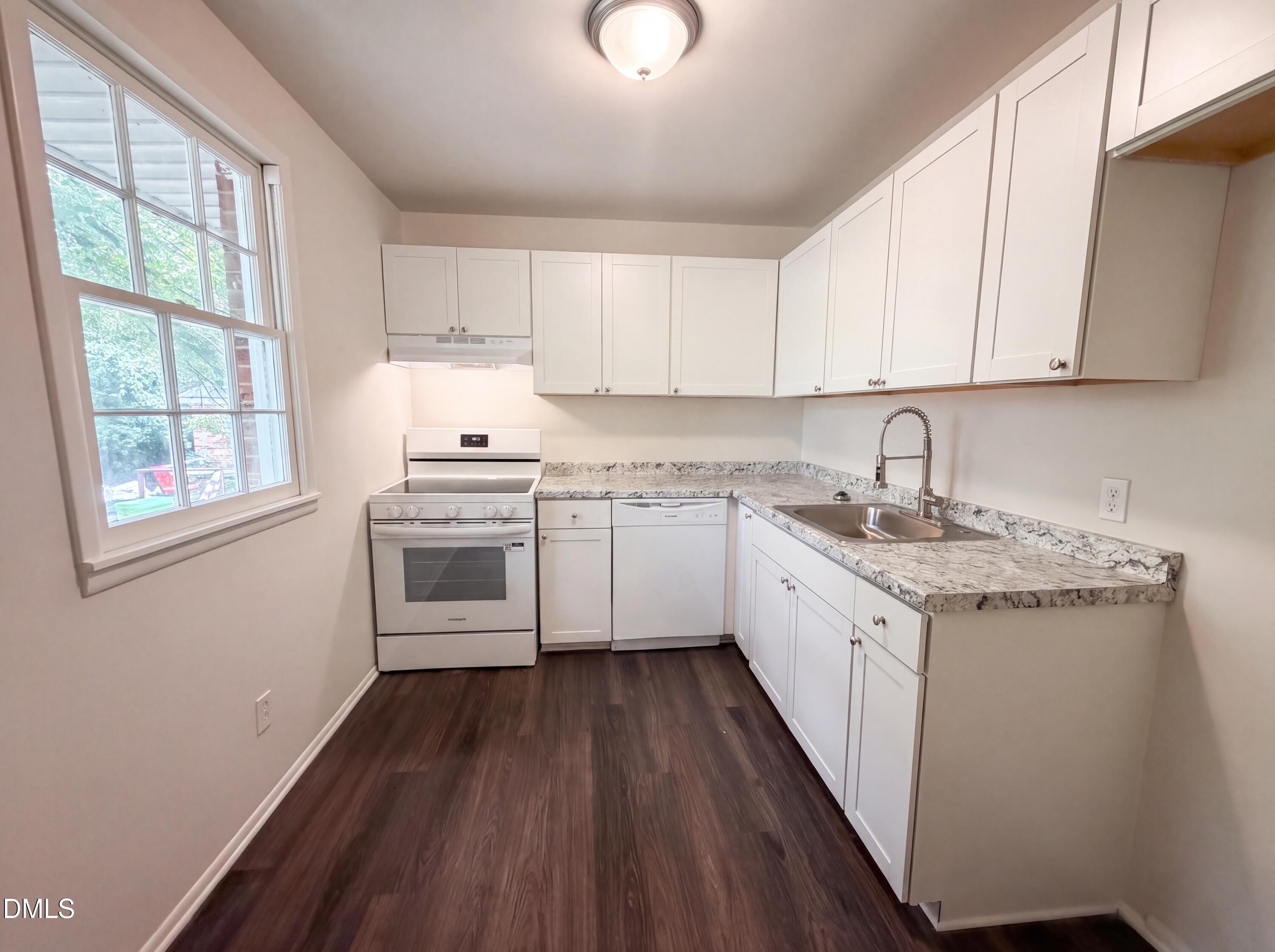 705 Peyton Street Property Photo 5