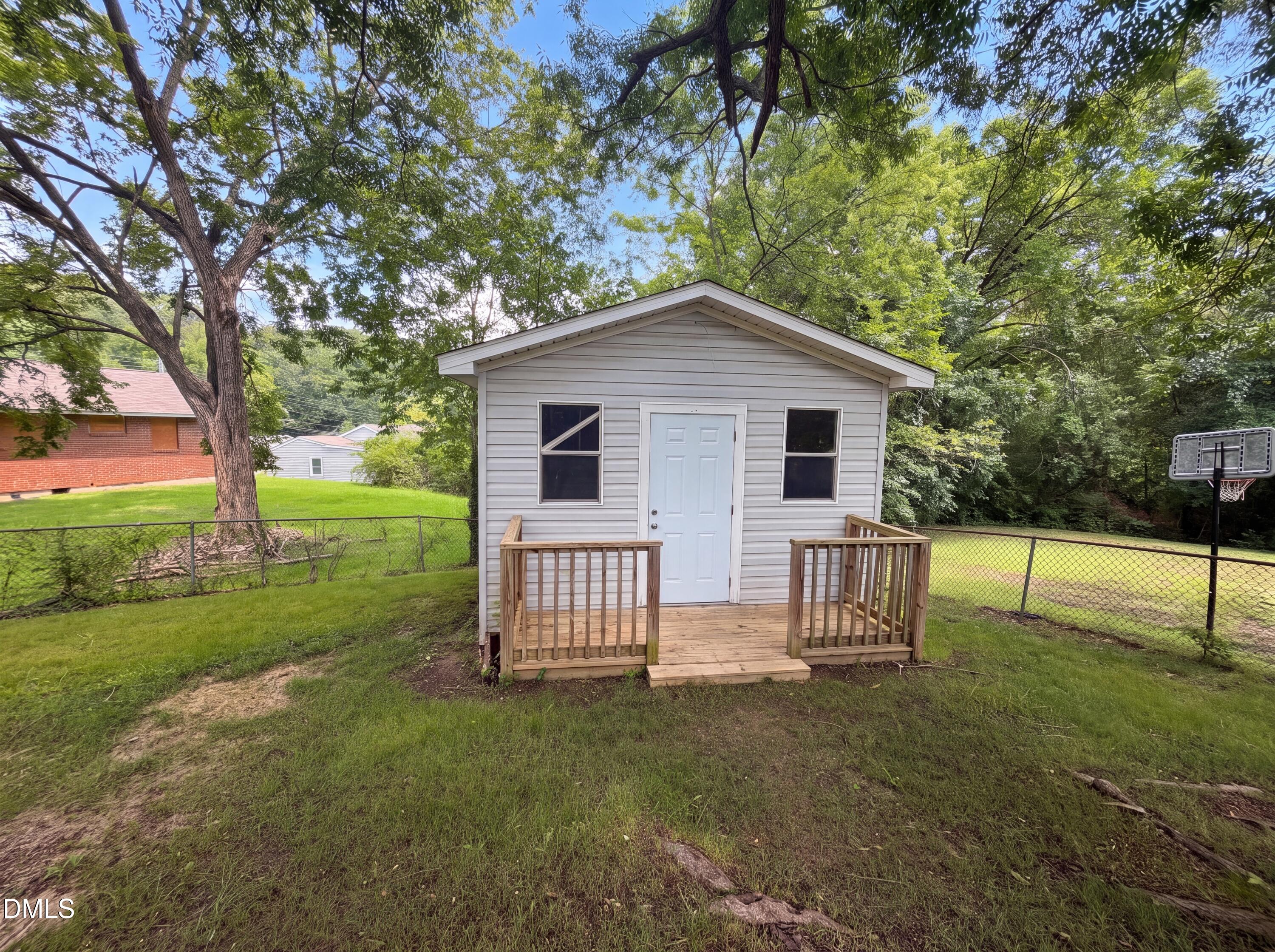 705 Peyton Street Property Photo 14