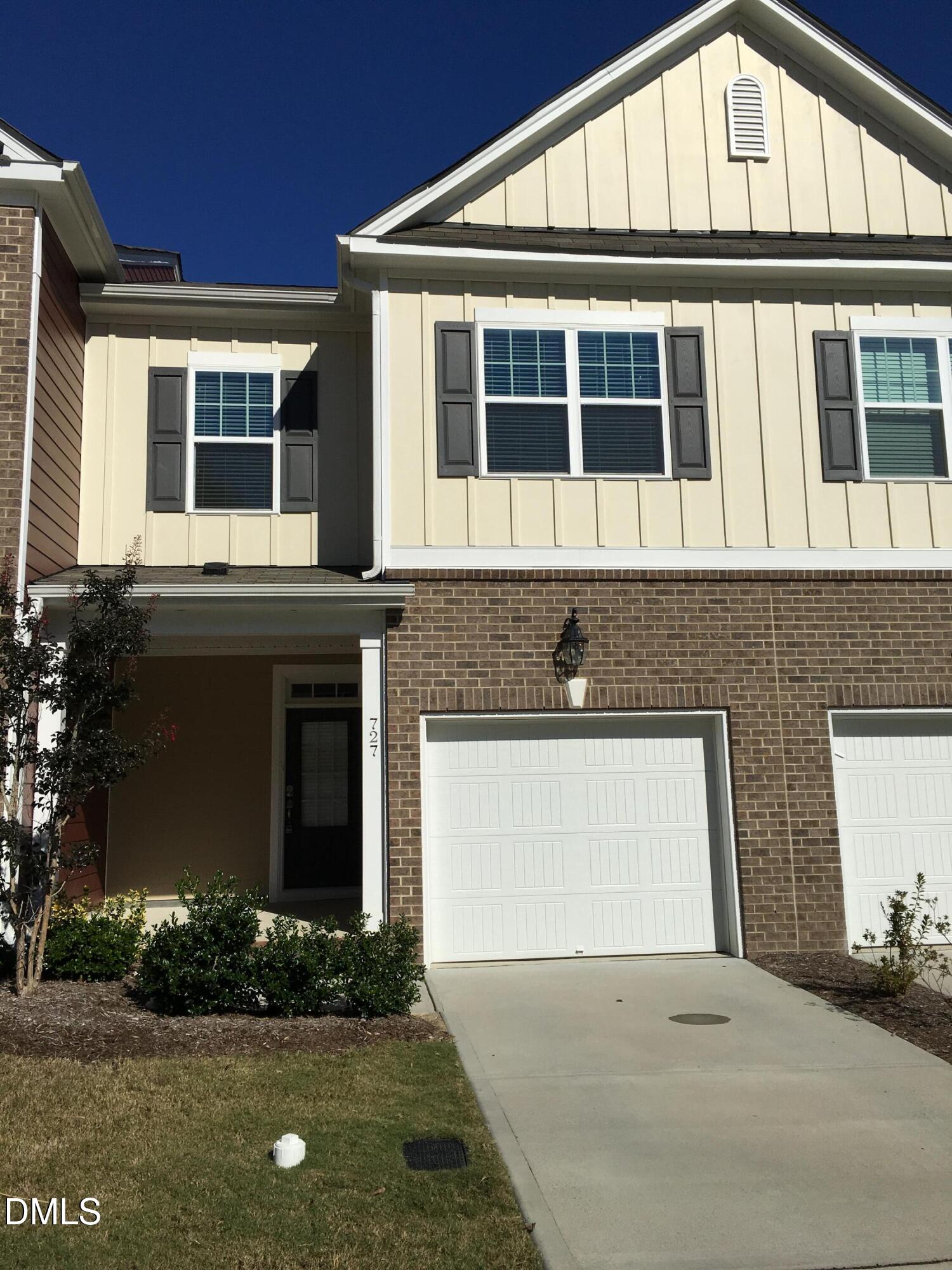 727 Treviso Lane Property Photo 1