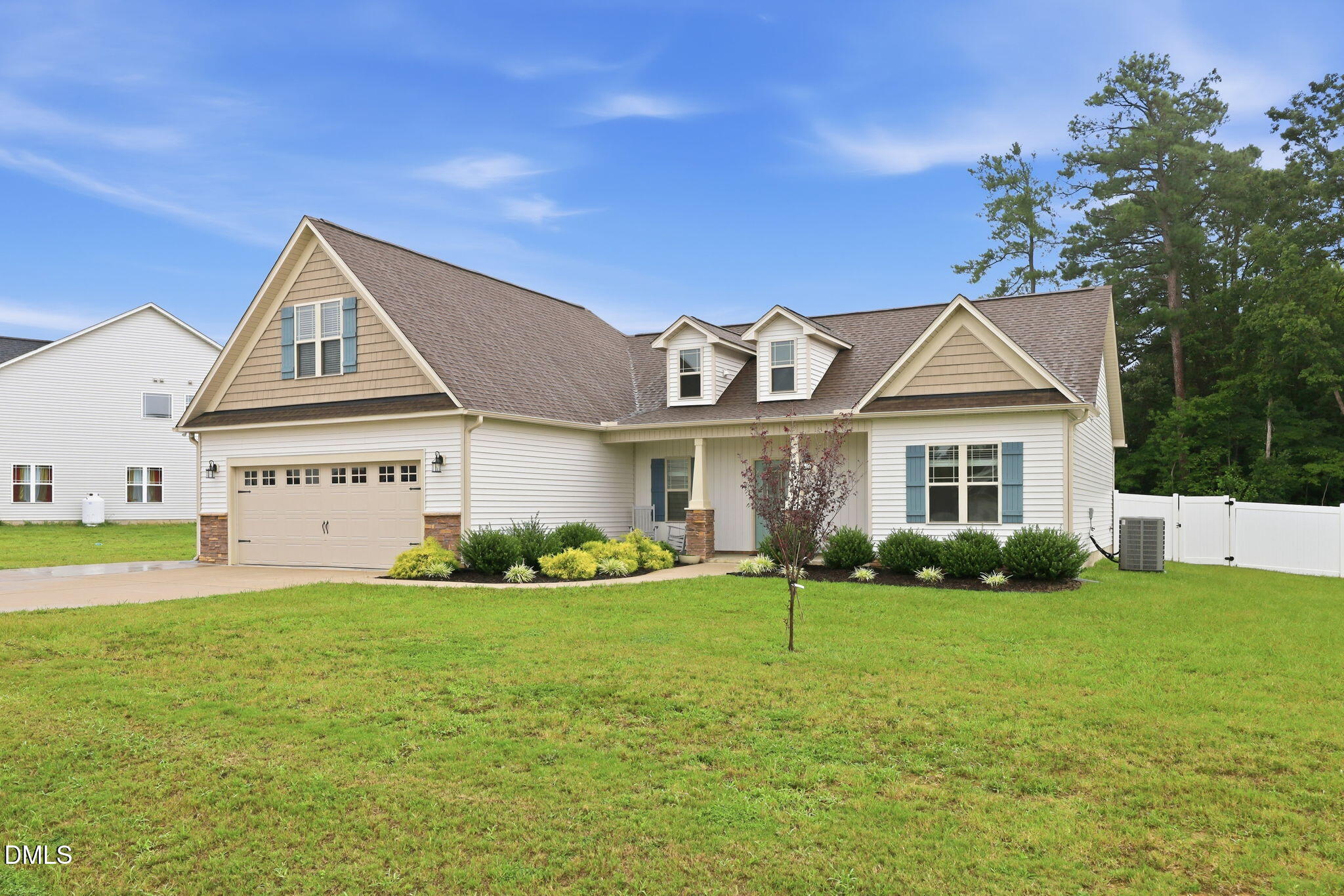 237 Carolina Landing Drive Property Photo 3