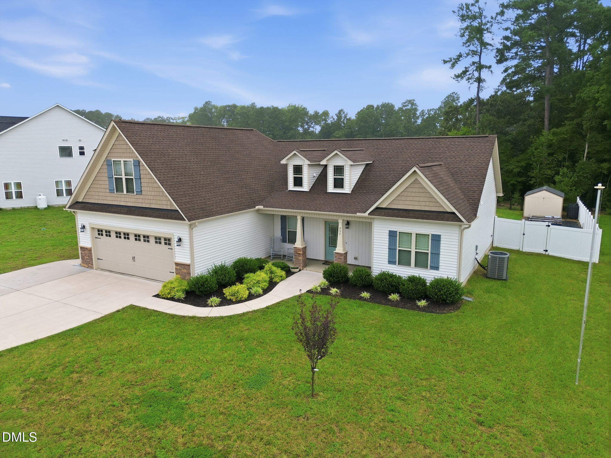 237 Carolina Landing Drive Property Photo 5