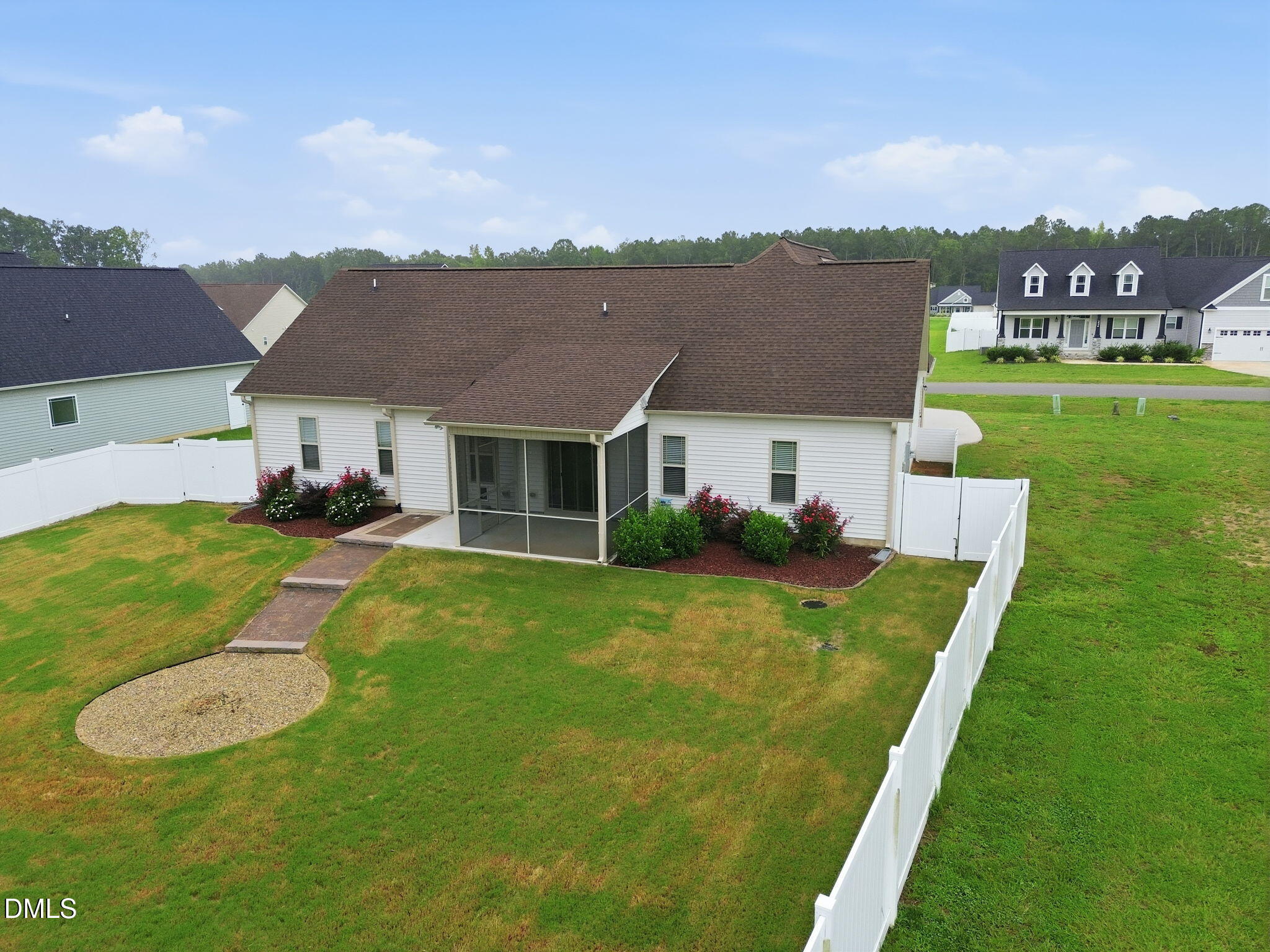 237 Carolina Landing Drive Property Photo 7