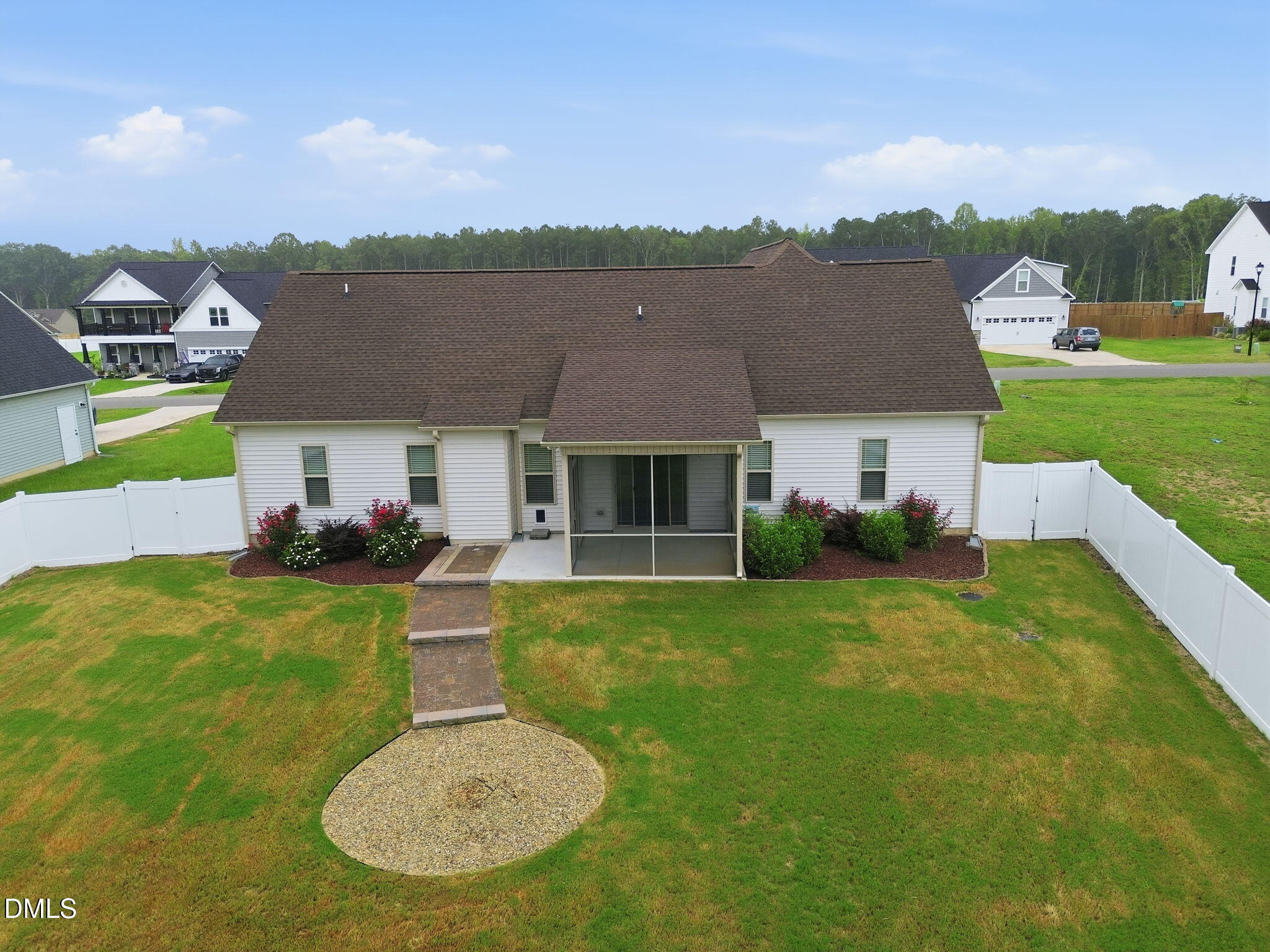 237 Carolina Landing Drive Property Photo 8